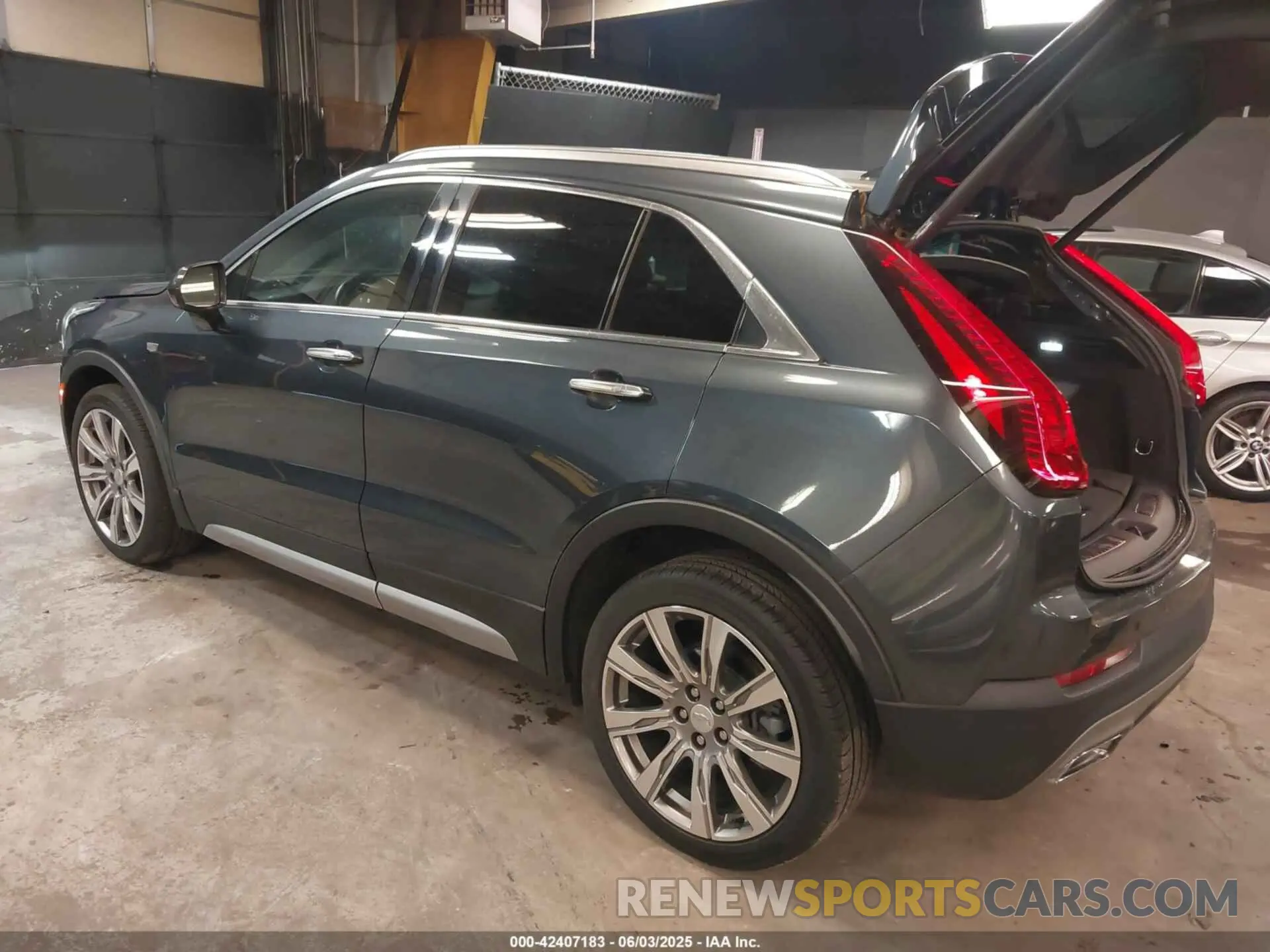 3 Photograph of a damaged car 1GYFZDR49KF137610 CADILLAC XT4 2019