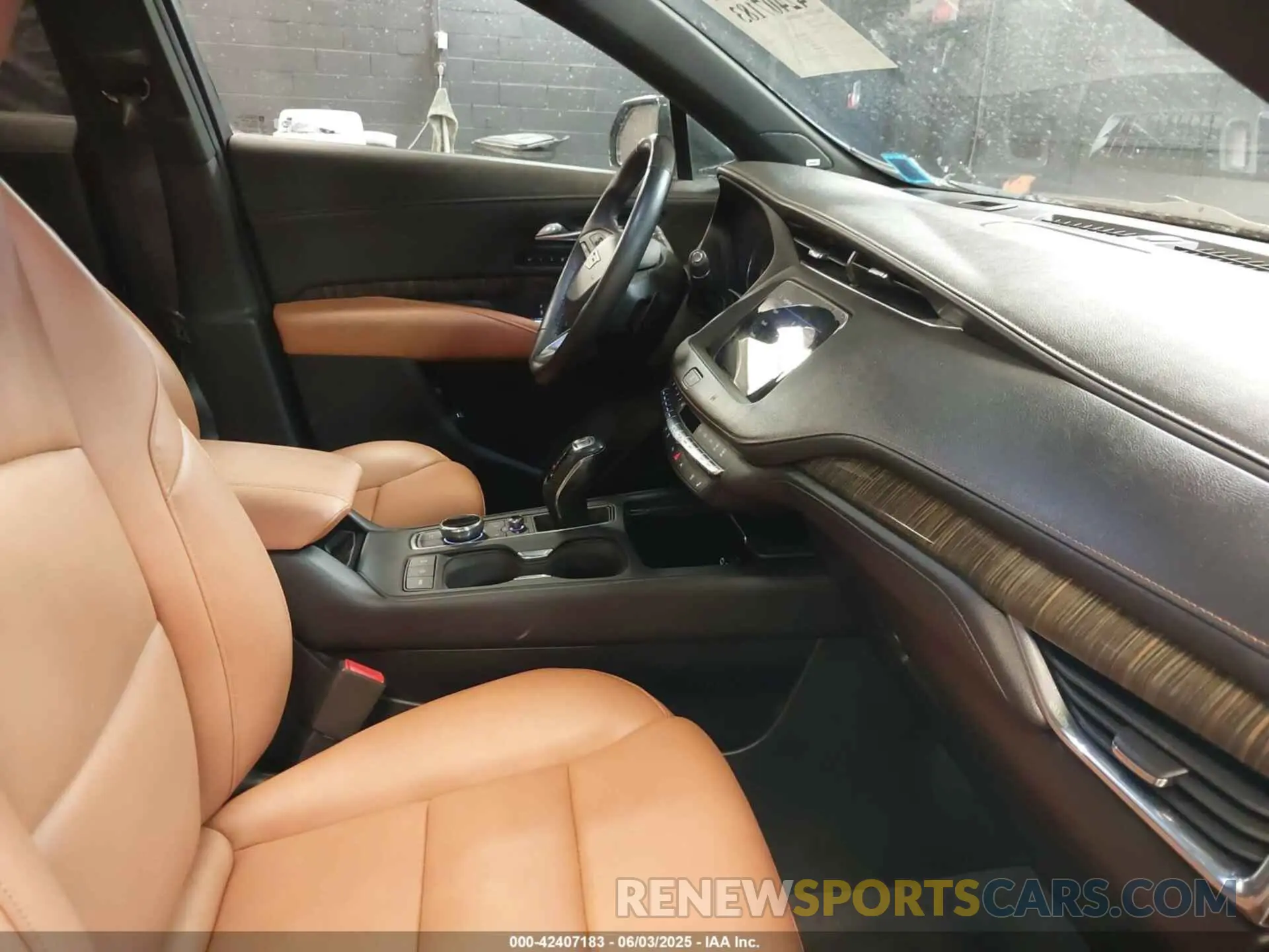 5 Photograph of a damaged car 1GYFZDR49KF137610 CADILLAC XT4 2019