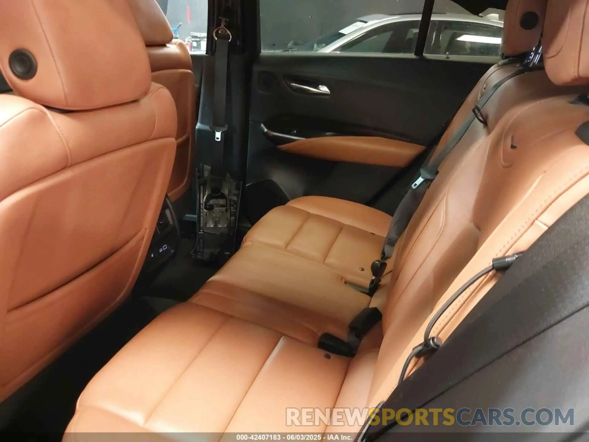 8 Photograph of a damaged car 1GYFZDR49KF137610 CADILLAC XT4 2019