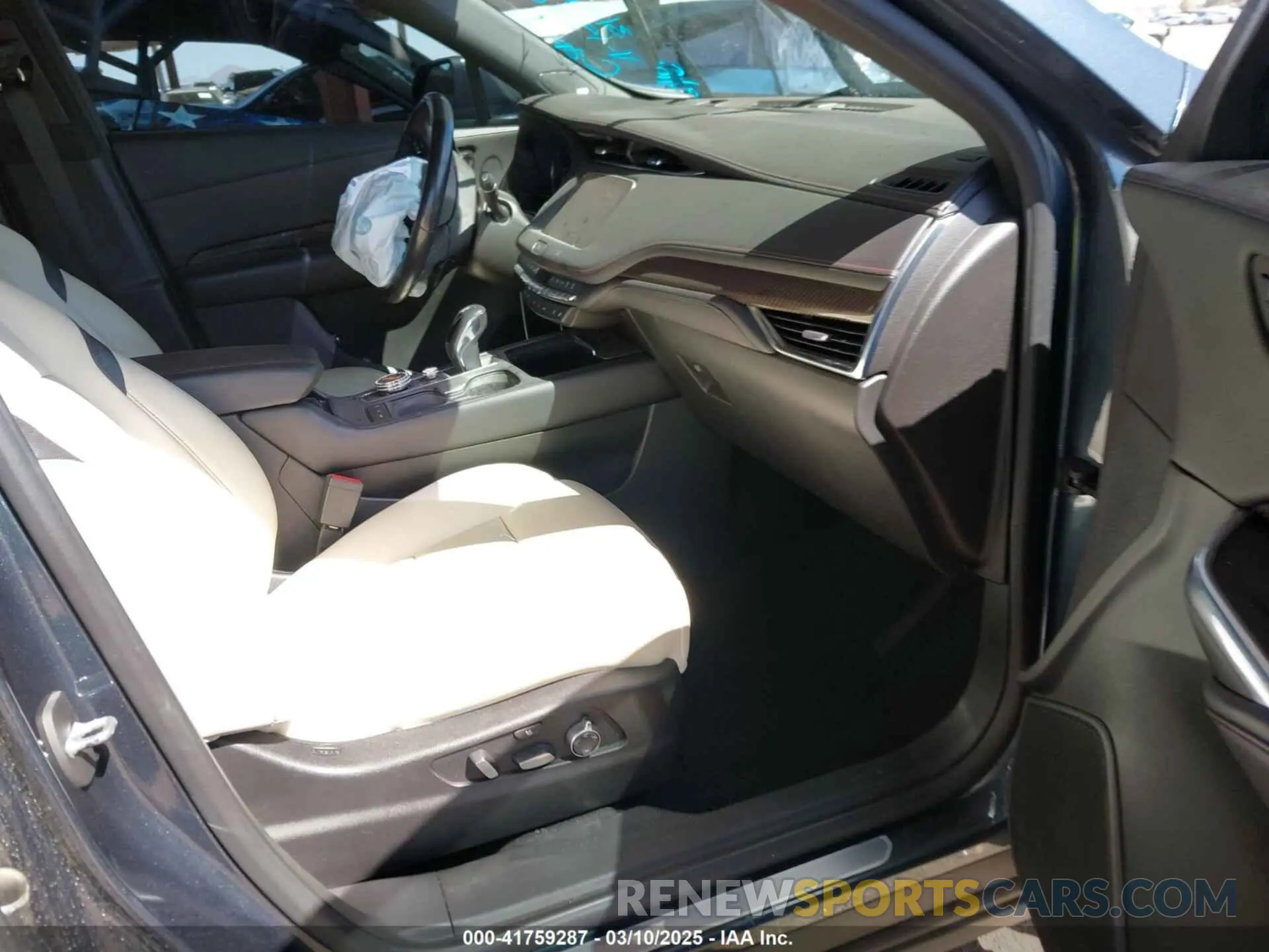5 Photograph of a damaged car 1GYFZER40KF155600 CADILLAC XT4 2019