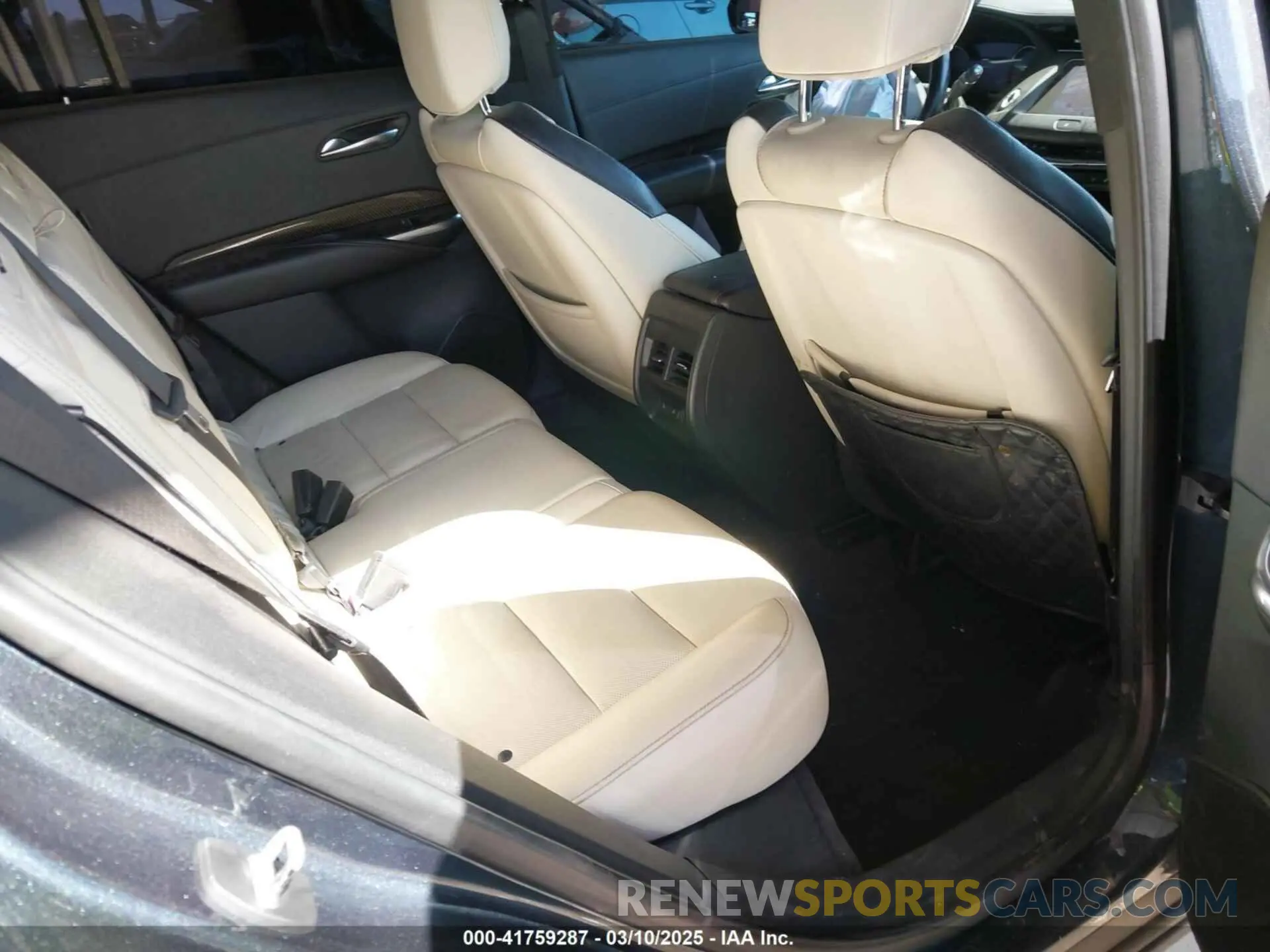 8 Photograph of a damaged car 1GYFZER40KF155600 CADILLAC XT4 2019