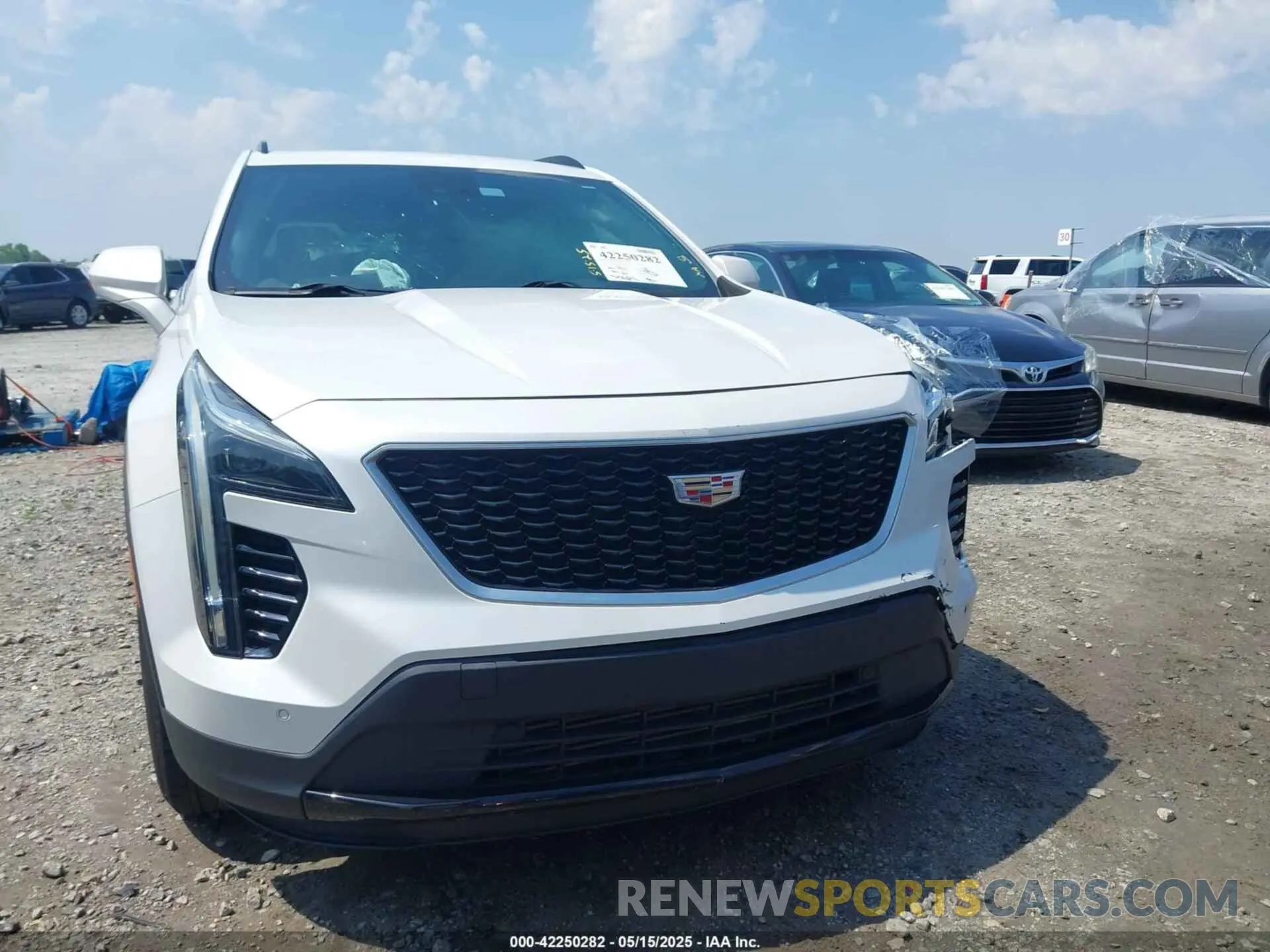 12 Photograph of a damaged car 1GYFZER40KF163373 CADILLAC XT4 2019