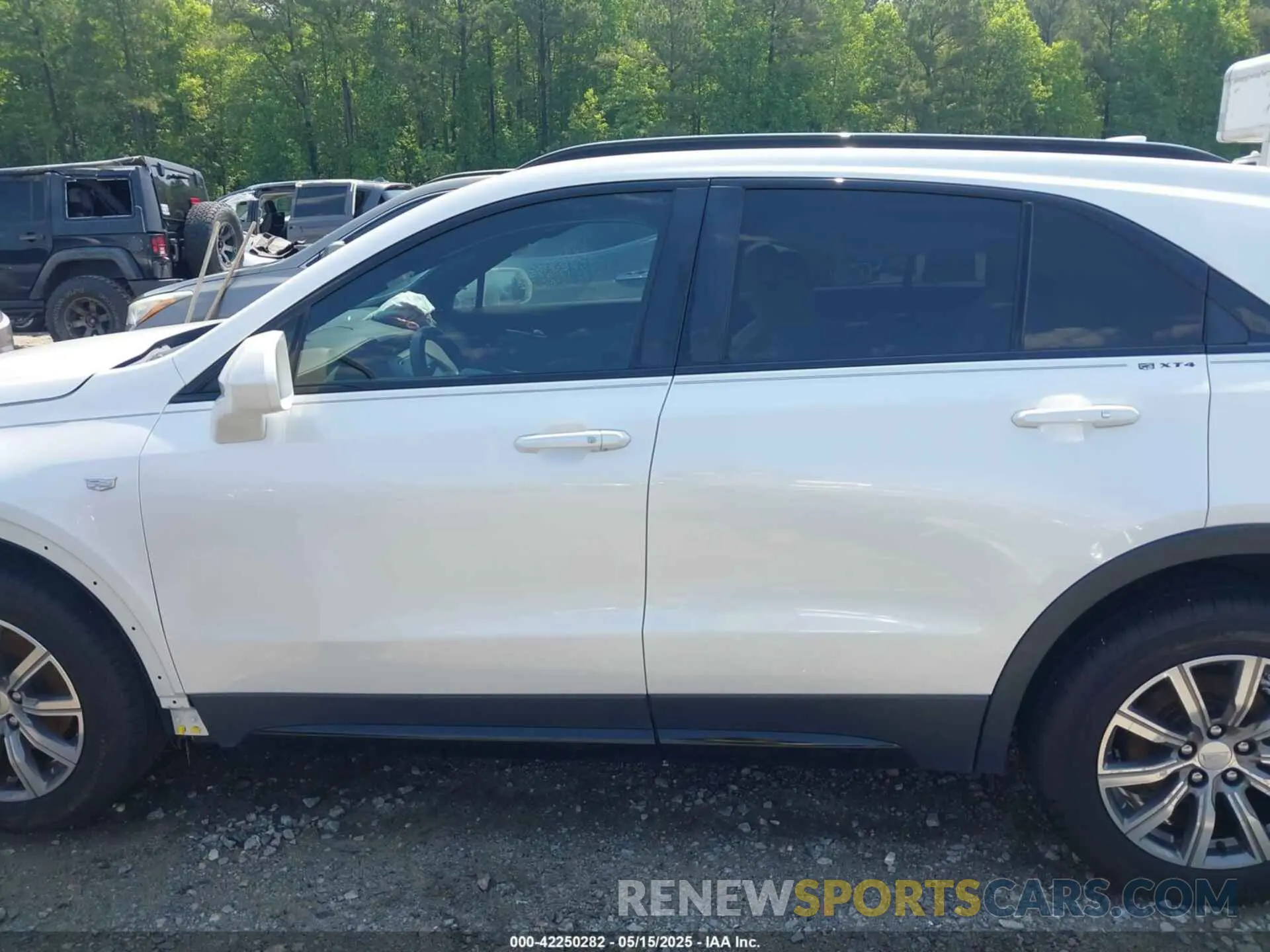 14 Photograph of a damaged car 1GYFZER40KF163373 CADILLAC XT4 2019