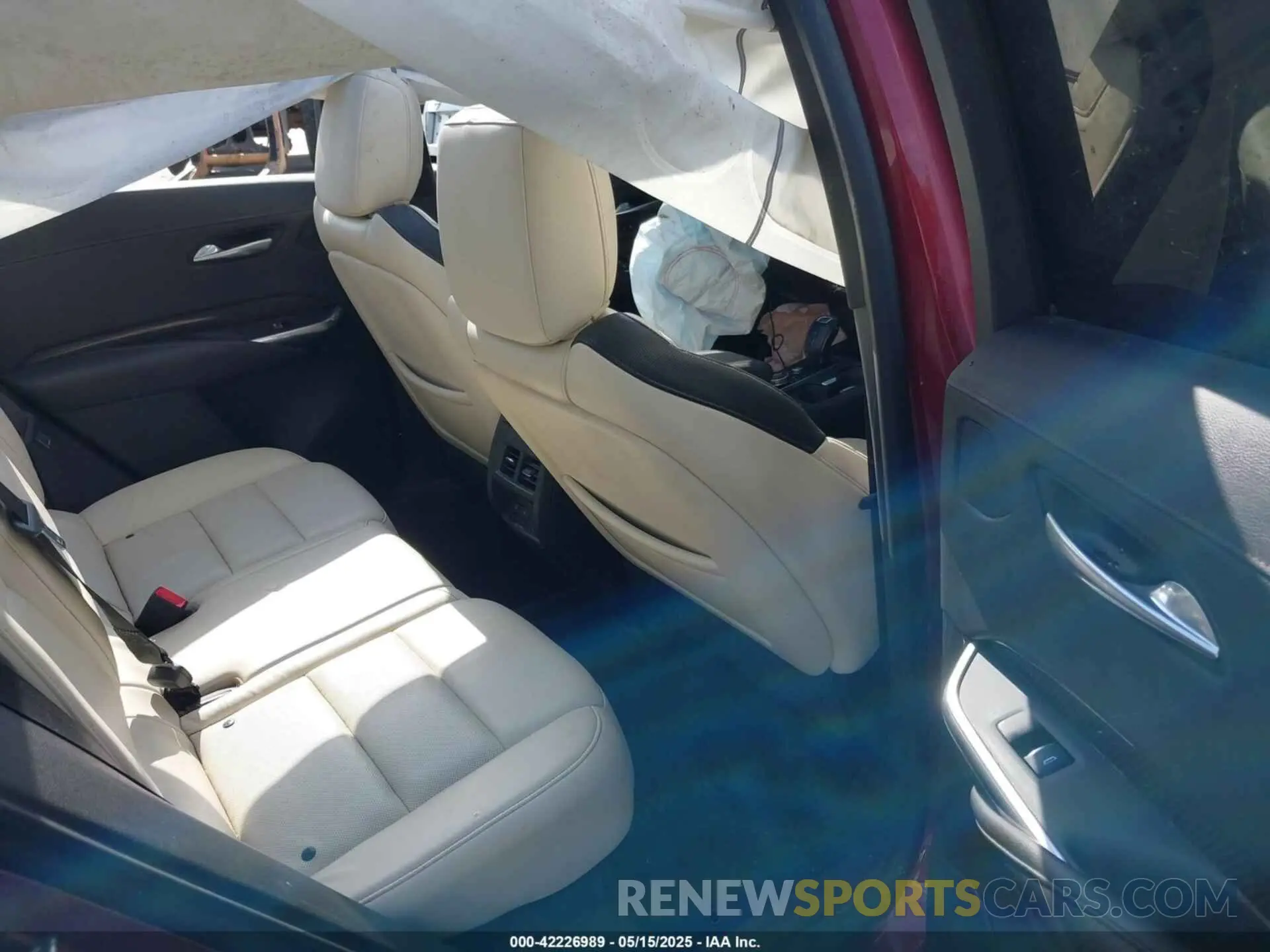 8 Photograph of a damaged car 1GYFZER40KF174177 CADILLAC XT4 2019