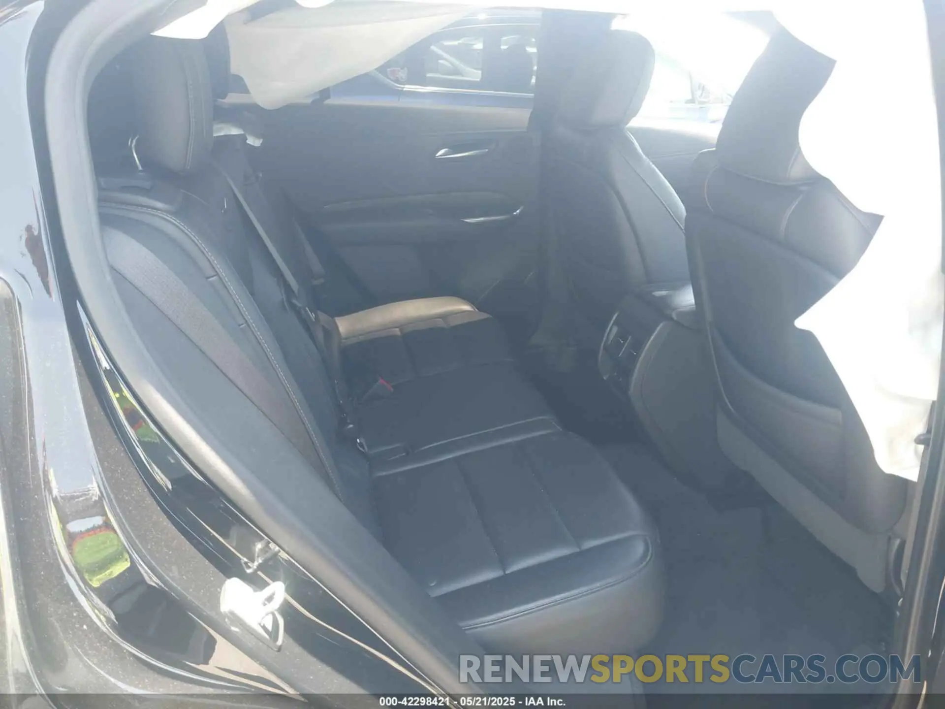 8 Photograph of a damaged car 1GYFZER40KF181792 CADILLAC XT4 2019