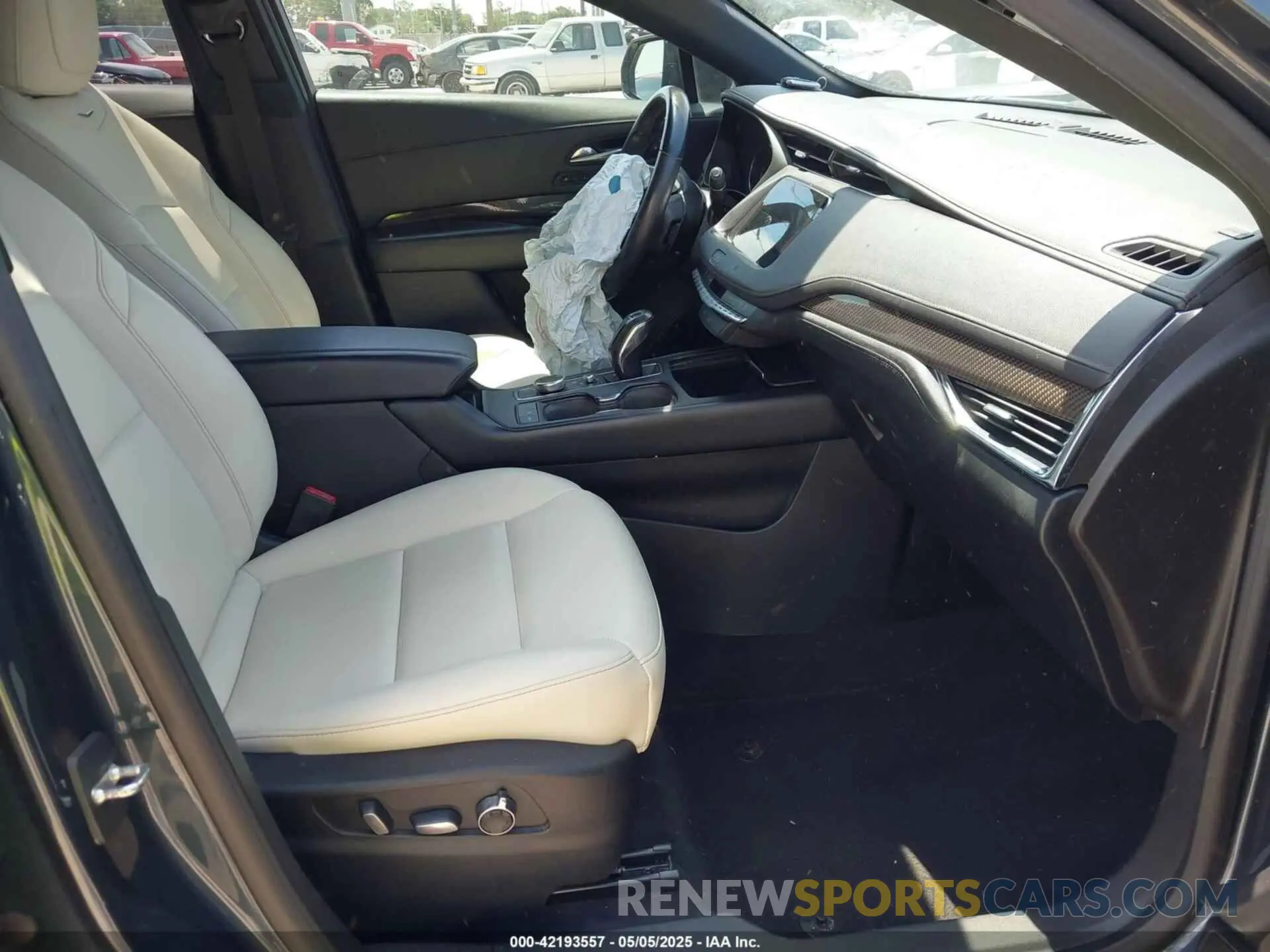5 Photograph of a damaged car 1GYFZER42KF107032 CADILLAC XT4 2019
