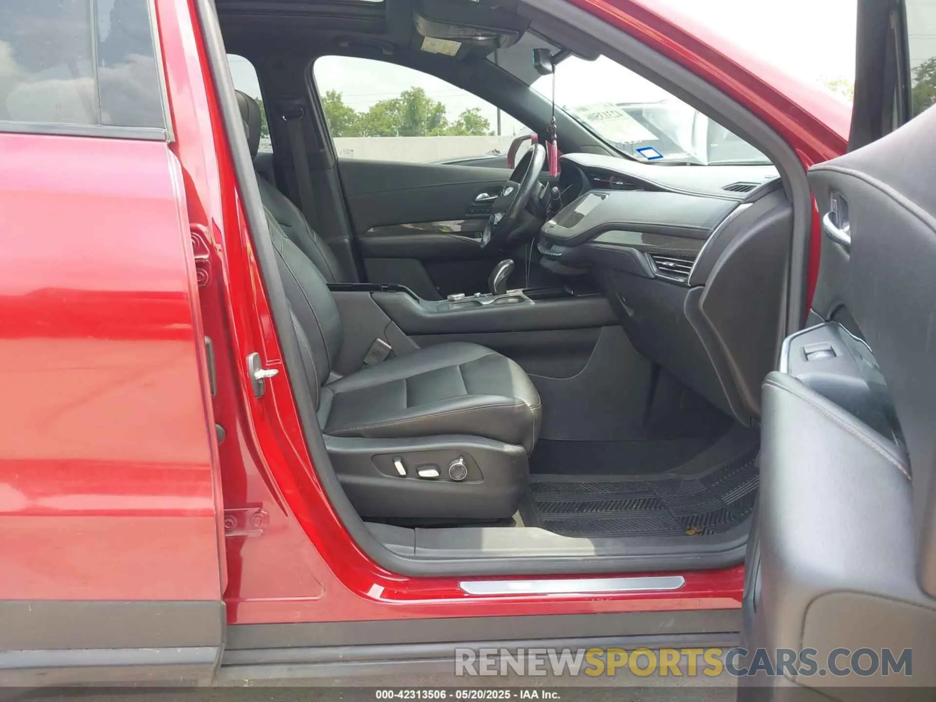 5 Photograph of a damaged car 1GYFZER44KF122616 CADILLAC XT4 2019