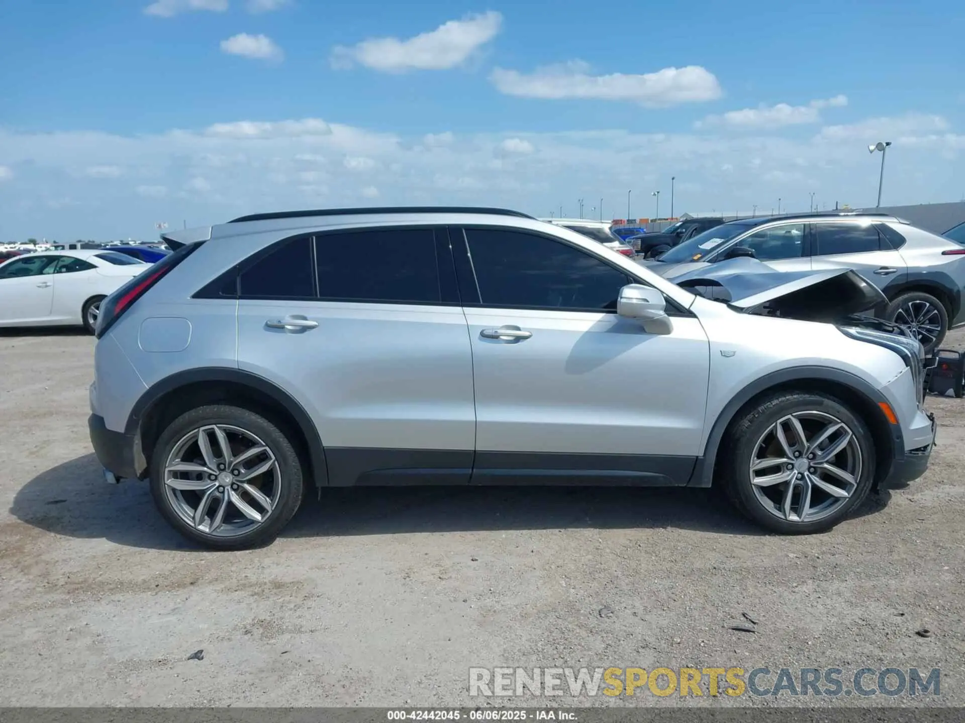 12 Photograph of a damaged car 1GYFZER44KF164901 CADILLAC XT4 2019