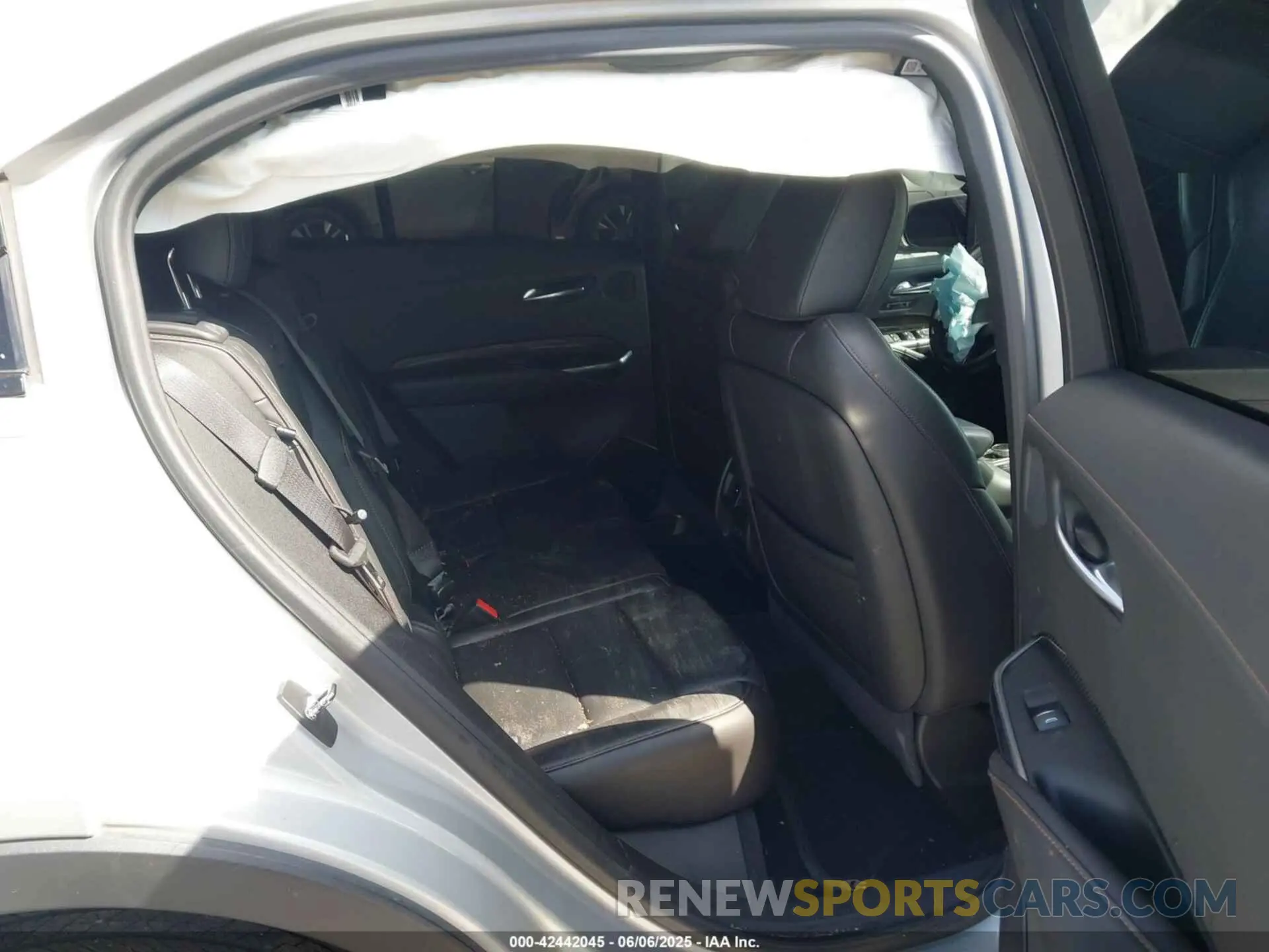 8 Photograph of a damaged car 1GYFZER44KF164901 CADILLAC XT4 2019