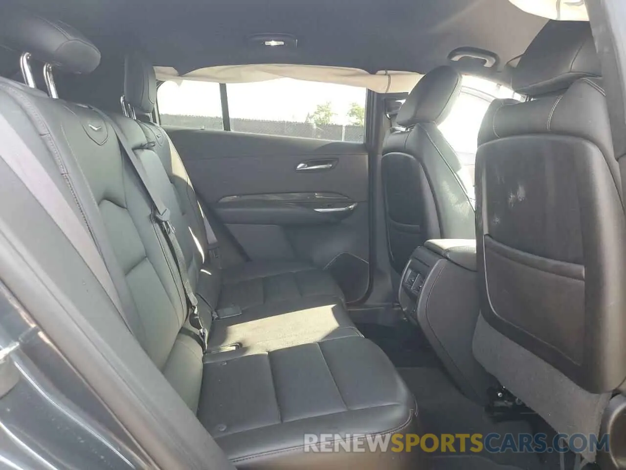 11 Photograph of a damaged car 1GYFZER47KF103820 CADILLAC XT4 2019