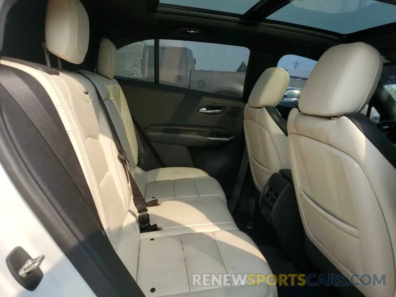 12 Photograph of a damaged car 1GYFZER47KF160325 CADILLAC XT4 2019