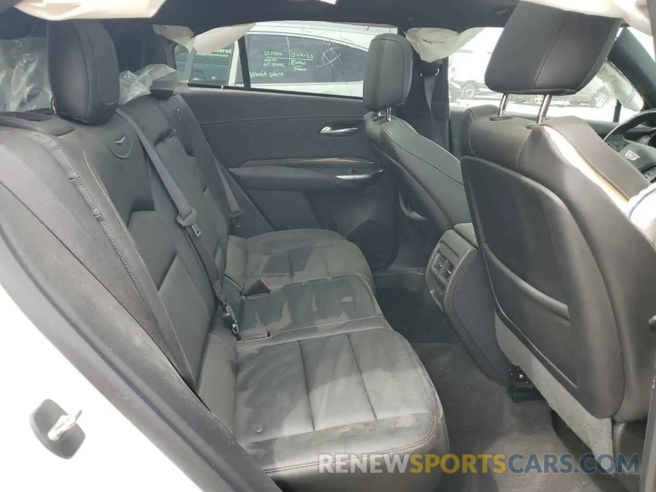 11 Photograph of a damaged car 1GYFZER48KF112347 CADILLAC XT4 2019