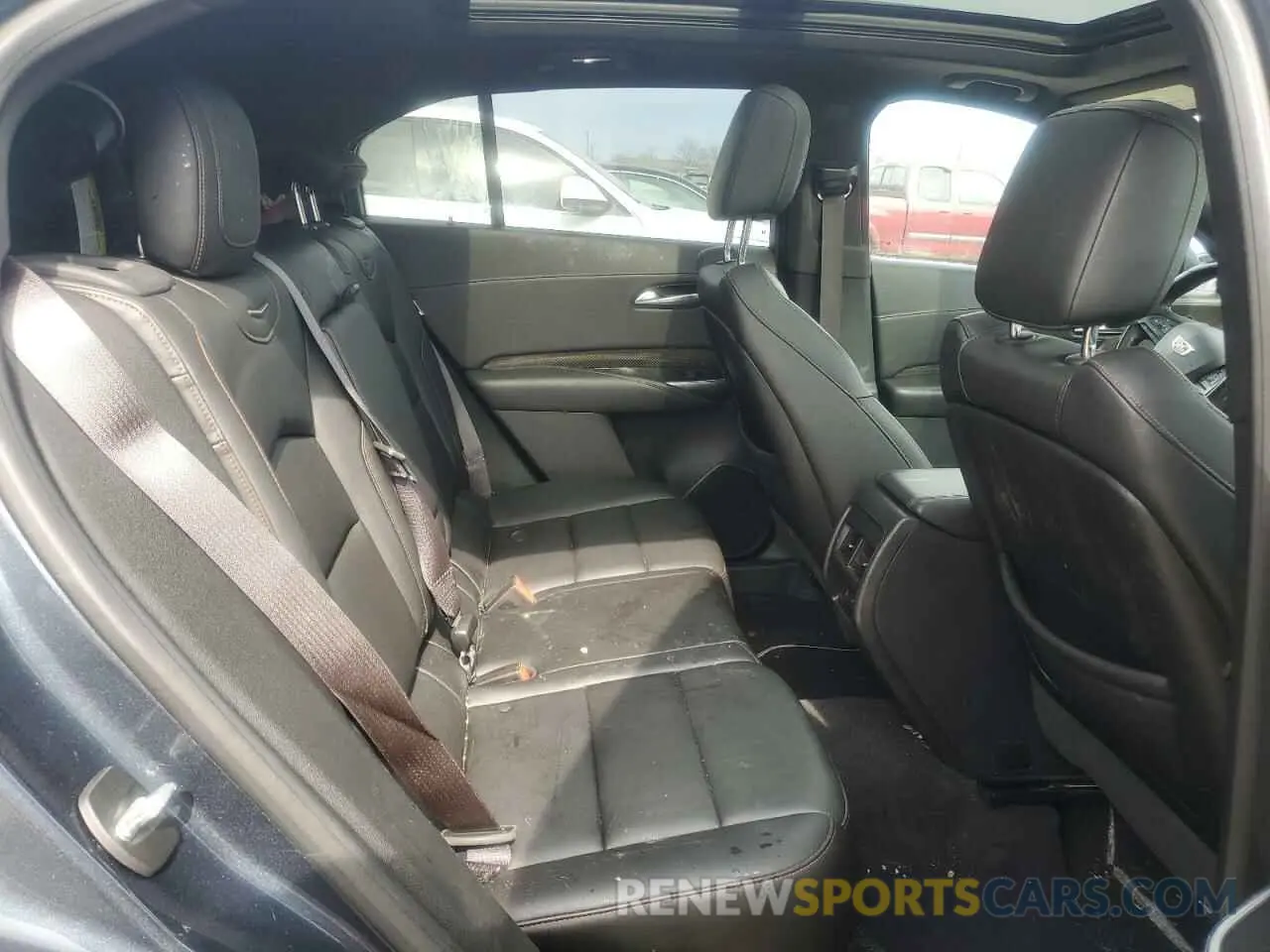 11 Photograph of a damaged car 1GYFZER49KF100661 CADILLAC XT4 2019