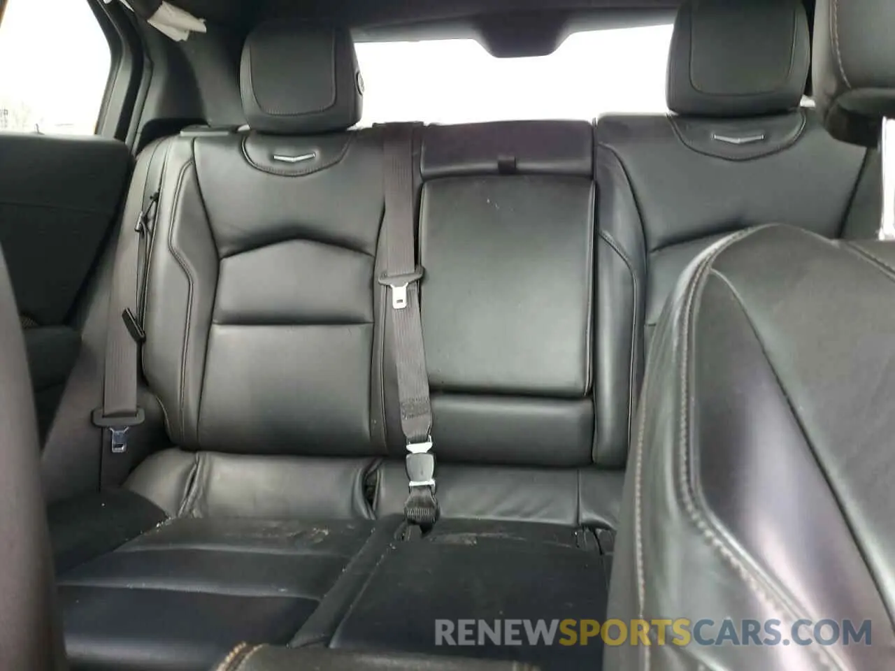 10 Photograph of a damaged car 1GYFZER49KF214000 CADILLAC XT4 2019