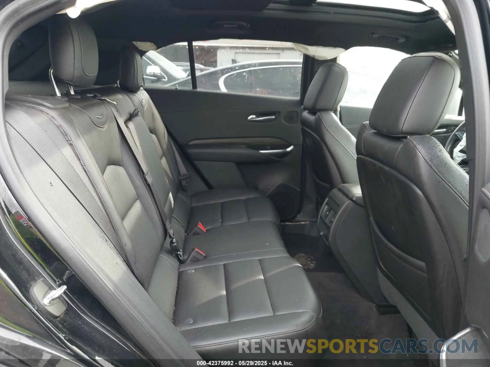 8 Photograph of a damaged car 1GYFZFR40KF111912 CADILLAC XT4 2019