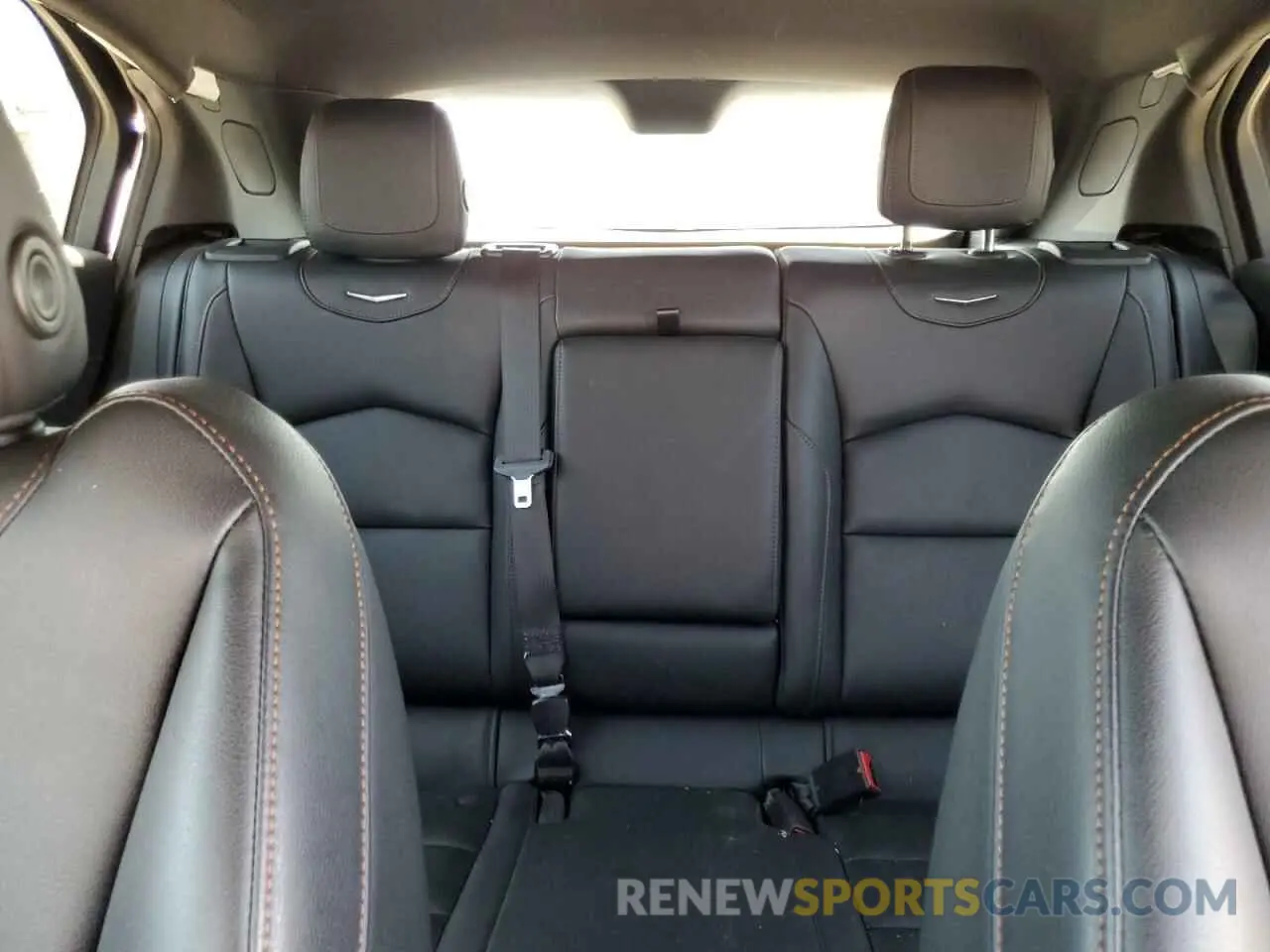 10 Photograph of a damaged car 1GYFZFR42KF136567 CADILLAC XT4 2019