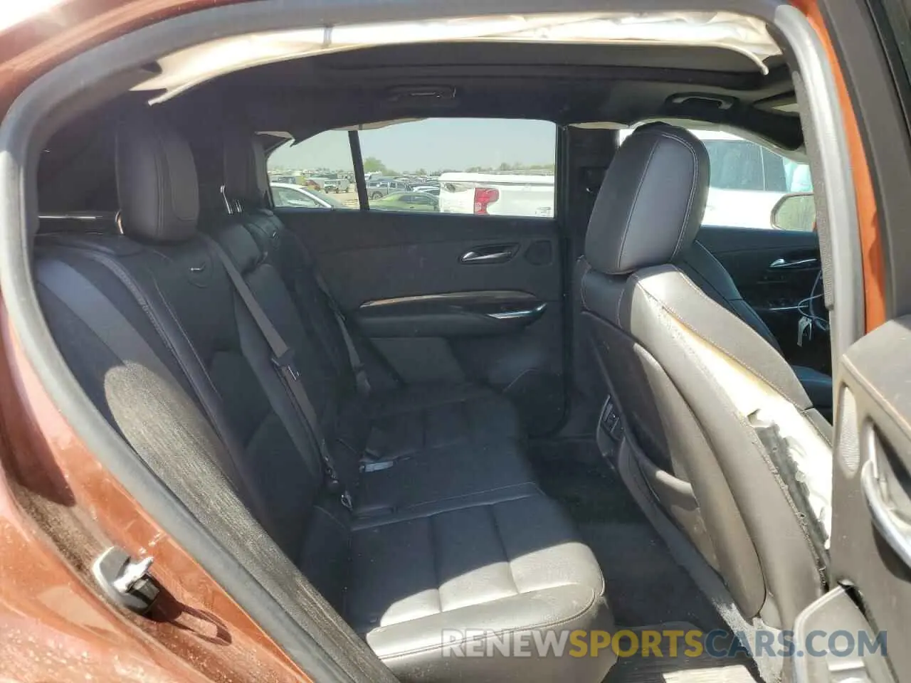 11 Photograph of a damaged car 1GYFZFR42KF136567 CADILLAC XT4 2019