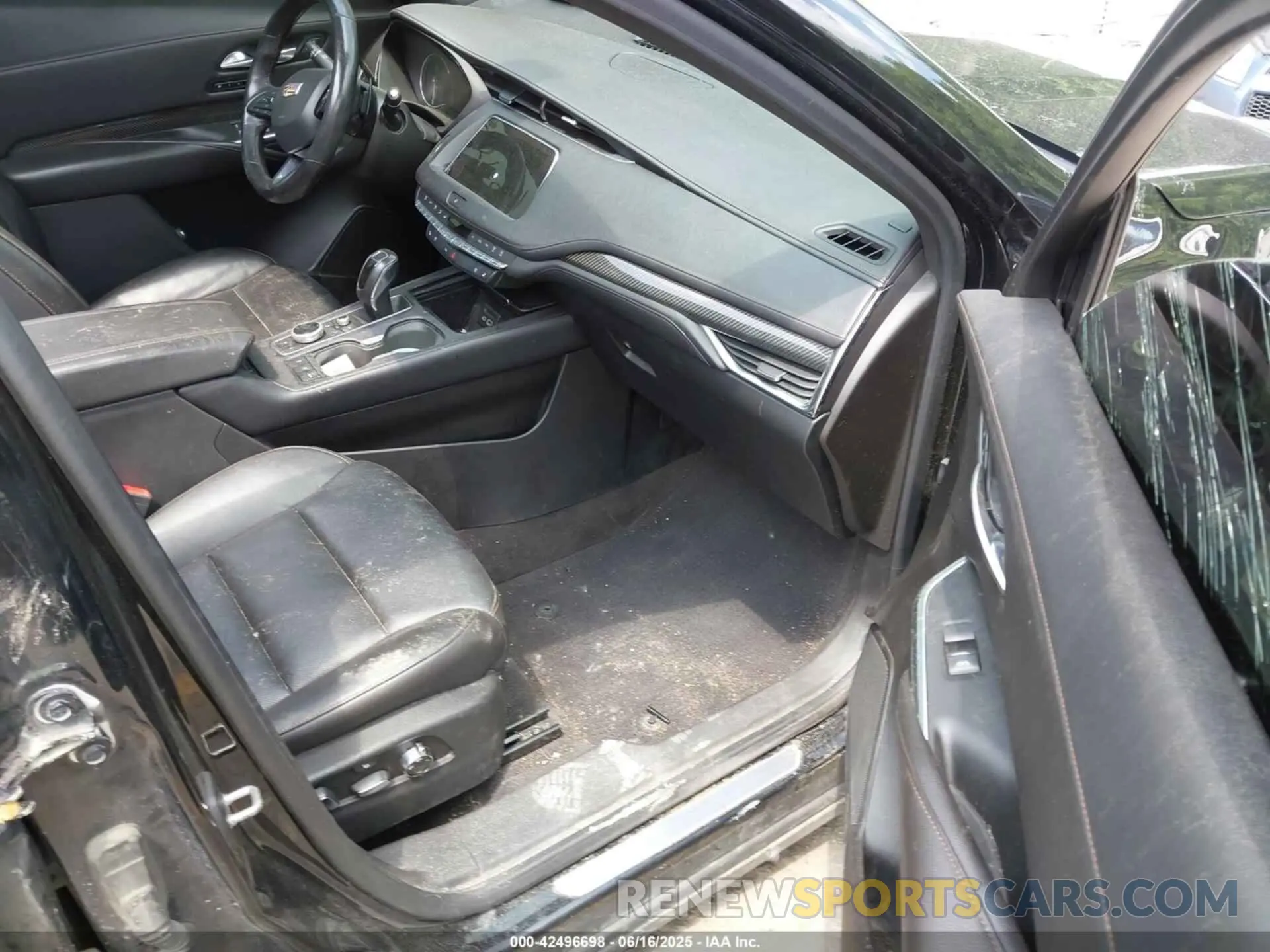 5 Photograph of a damaged car 1GYFZFR44KF140894 CADILLAC XT4 2019