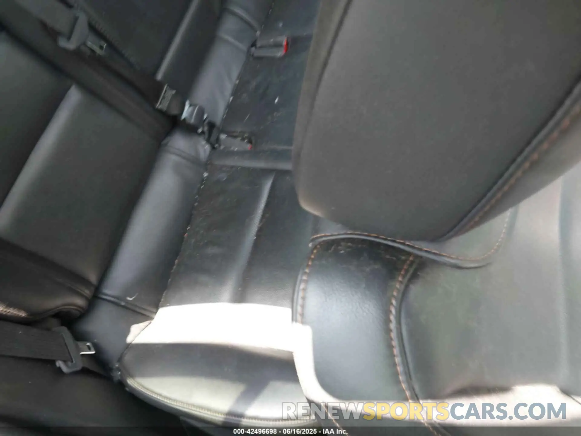 8 Photograph of a damaged car 1GYFZFR44KF140894 CADILLAC XT4 2019