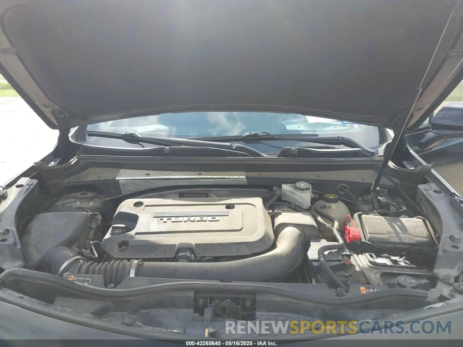 10 Photograph of a damaged car 1GYFZFR45KF185150 CADILLAC XT4 2019