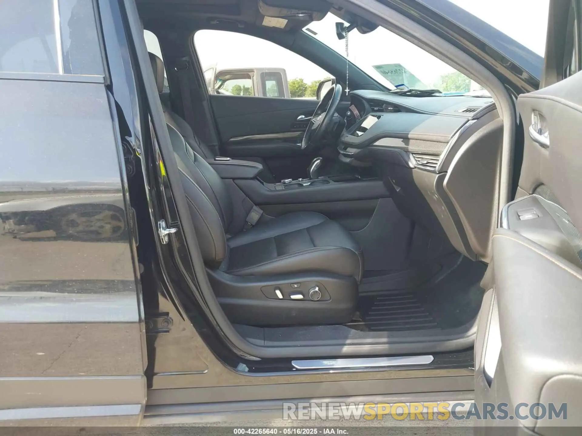 5 Photograph of a damaged car 1GYFZFR45KF185150 CADILLAC XT4 2019