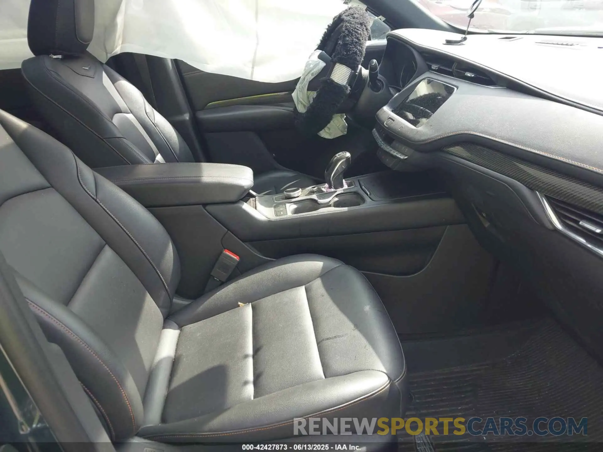 5 Photograph of a damaged car 1GYFZFR45KF202738 CADILLAC XT4 2019