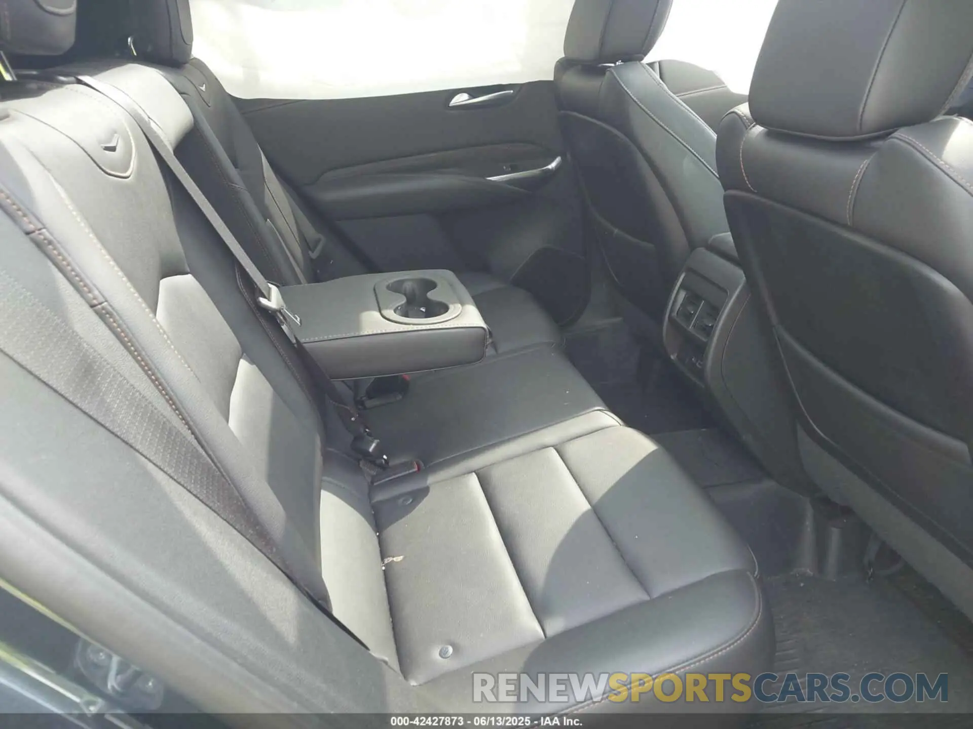 8 Photograph of a damaged car 1GYFZFR45KF202738 CADILLAC XT4 2019