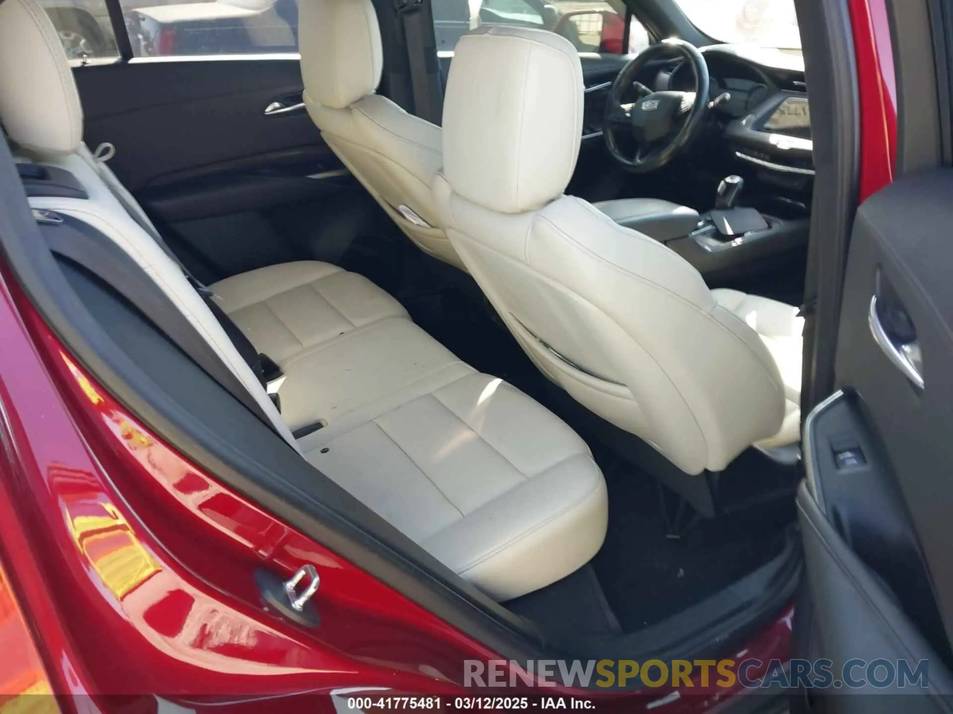 8 Photograph of a damaged car 1GYFZFR46KF229396 CADILLAC XT4 2019