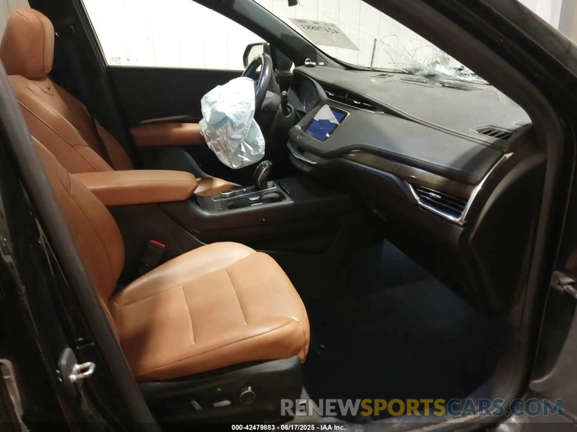5 Photograph of a damaged car 1GYFZFR4XKF159904 CADILLAC XT4 2019