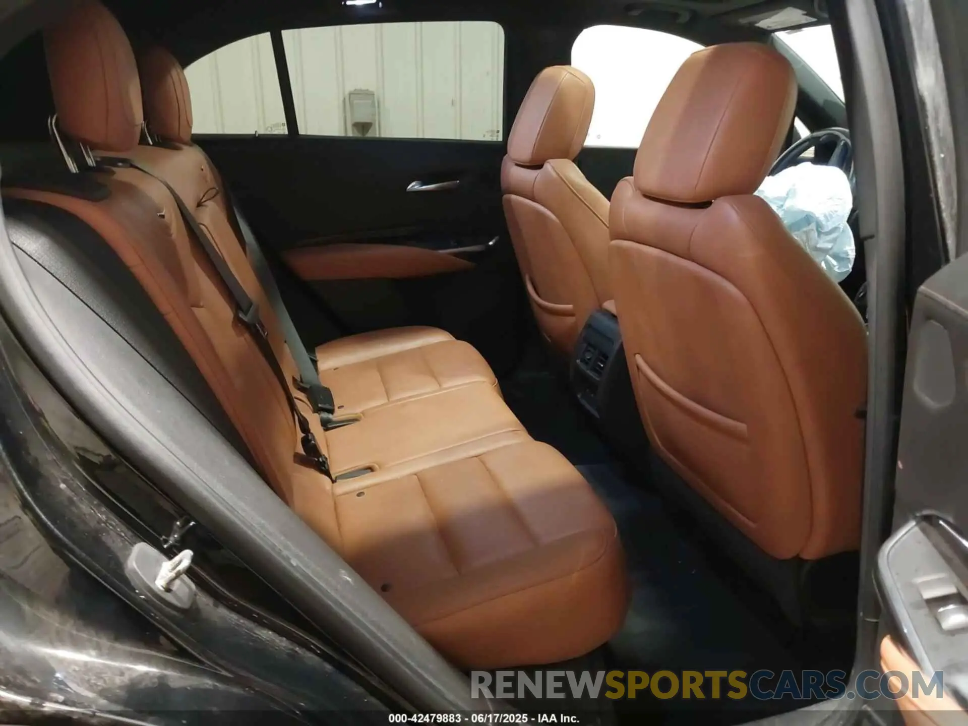8 Photograph of a damaged car 1GYFZFR4XKF159904 CADILLAC XT4 2019