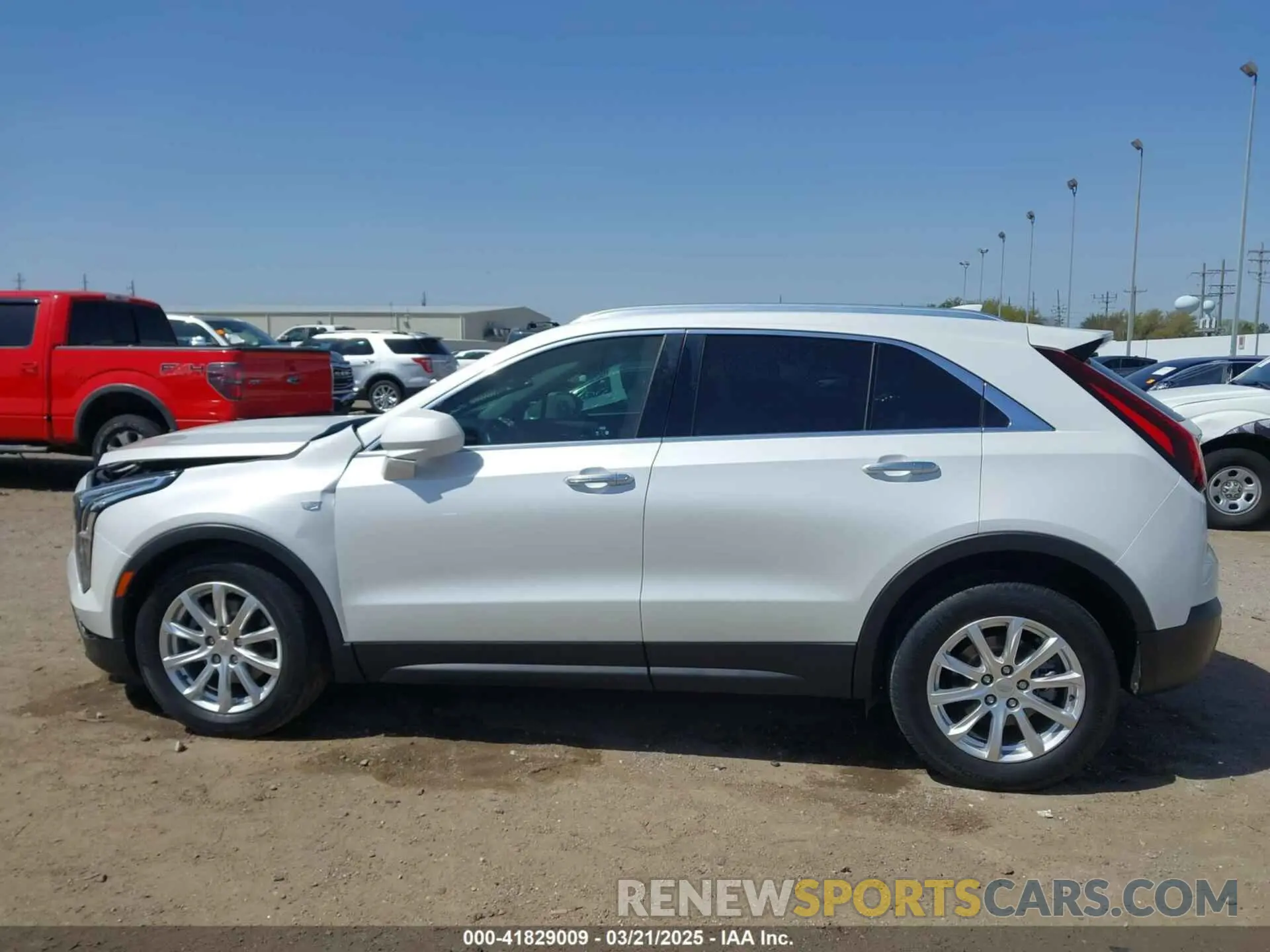 14 Photograph of a damaged car 1GYAZAR40LF139918 CADILLAC XT4 2020