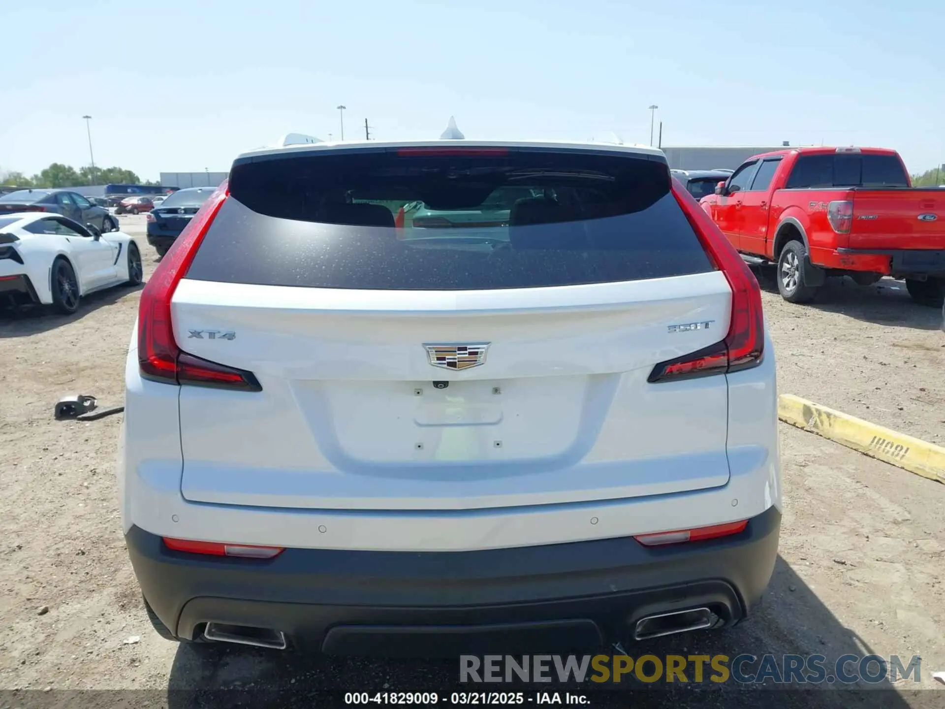 16 Photograph of a damaged car 1GYAZAR40LF139918 CADILLAC XT4 2020