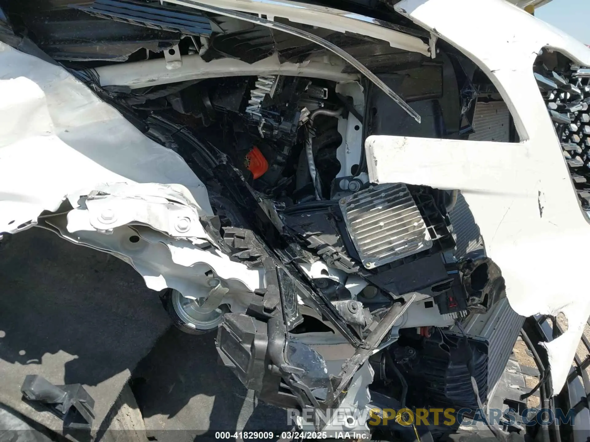 17 Photograph of a damaged car 1GYAZAR40LF139918 CADILLAC XT4 2020
