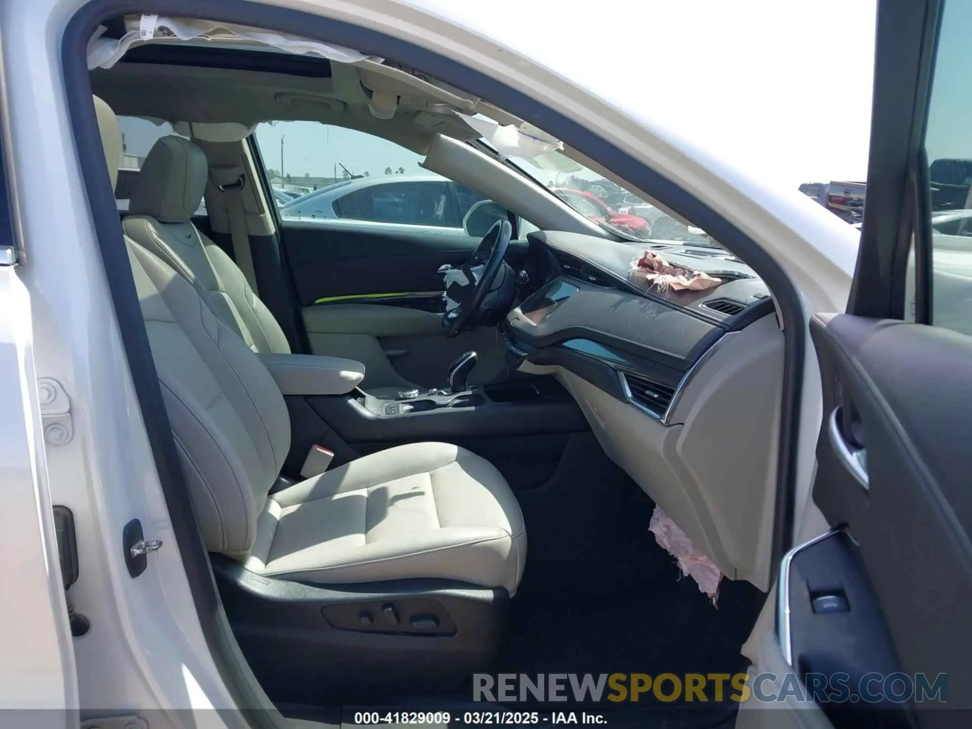5 Photograph of a damaged car 1GYAZAR40LF139918 CADILLAC XT4 2020