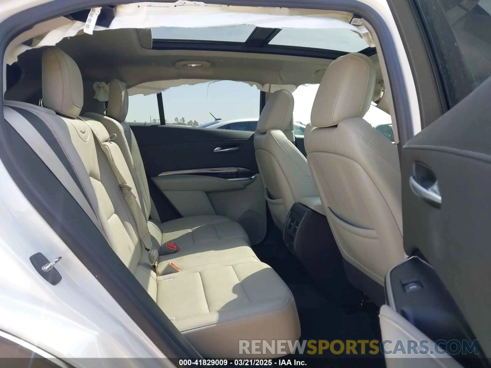 8 Photograph of a damaged car 1GYAZAR40LF139918 CADILLAC XT4 2020