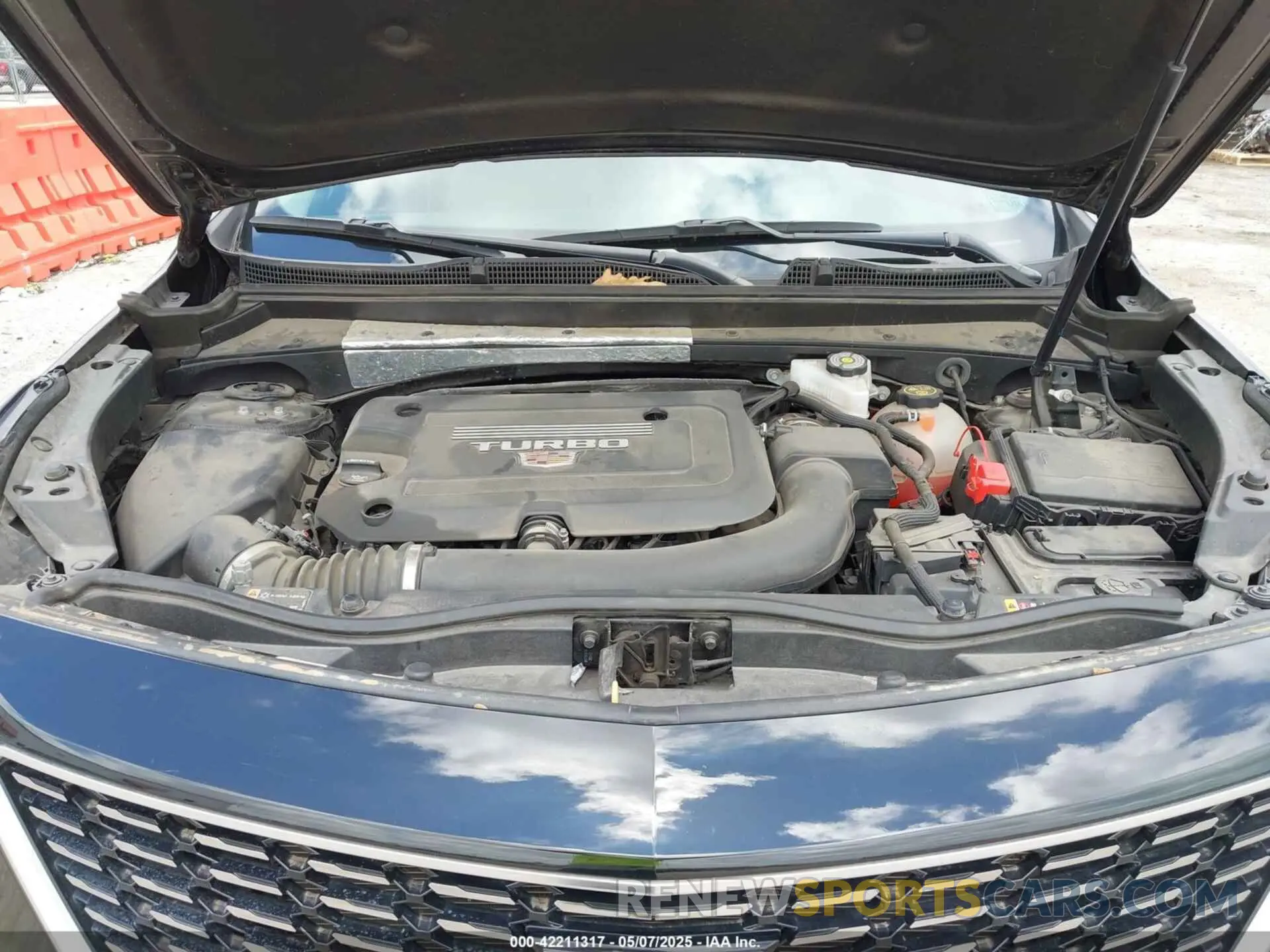 10 Photograph of a damaged car 1GYAZAR4XLF146598 CADILLAC XT4 2020