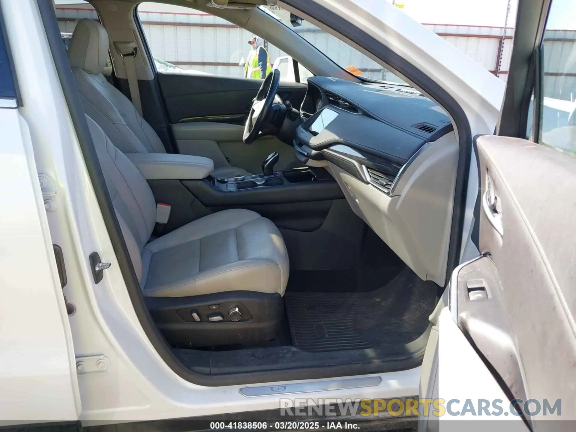5 Photograph of a damaged car 1GYFZCR41LF115094 CADILLAC XT4 2020