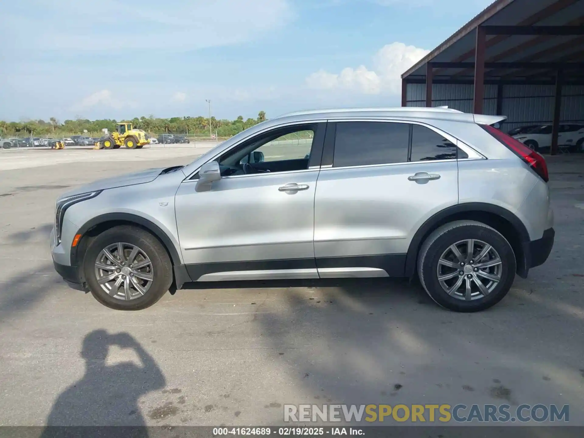 14 Photograph of a damaged car 1GYFZCR44LF060642 CADILLAC XT4 2020