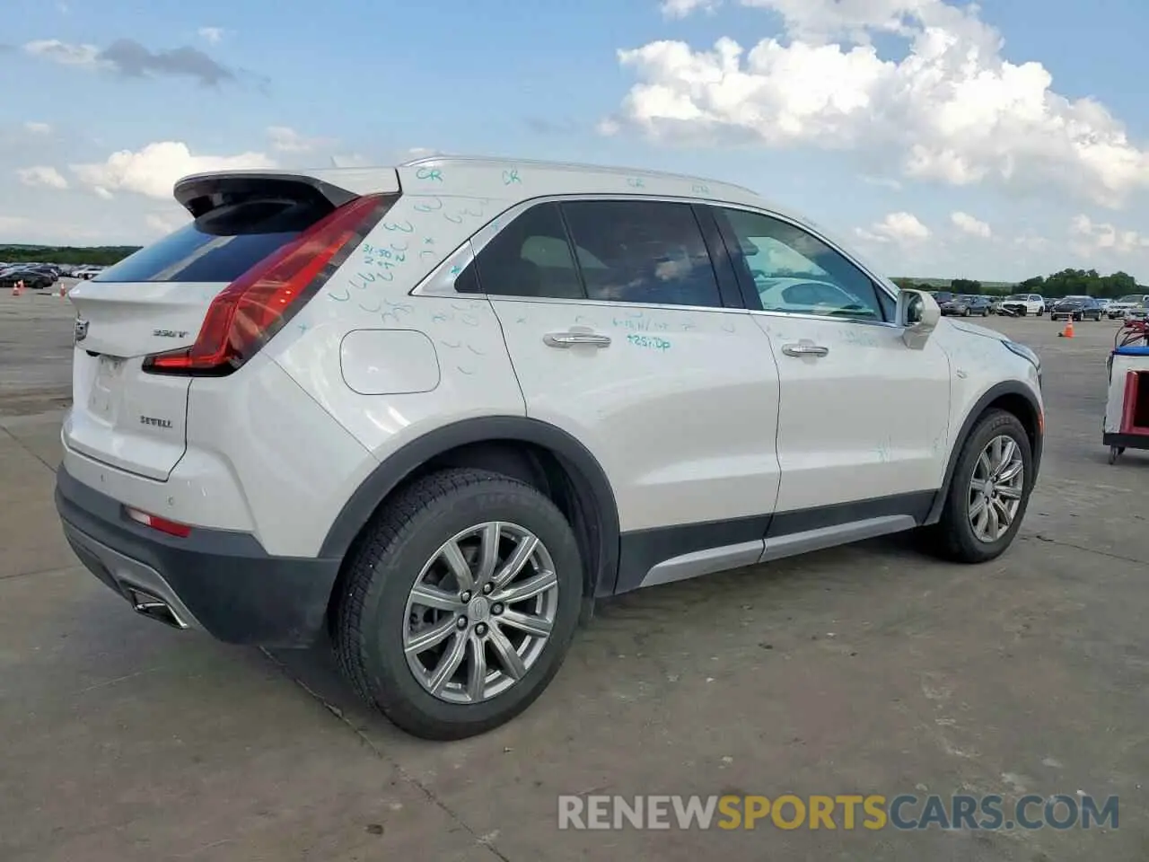 3 Photograph of a damaged car 1GYFZCR44LF113629 CADILLAC XT4 2020