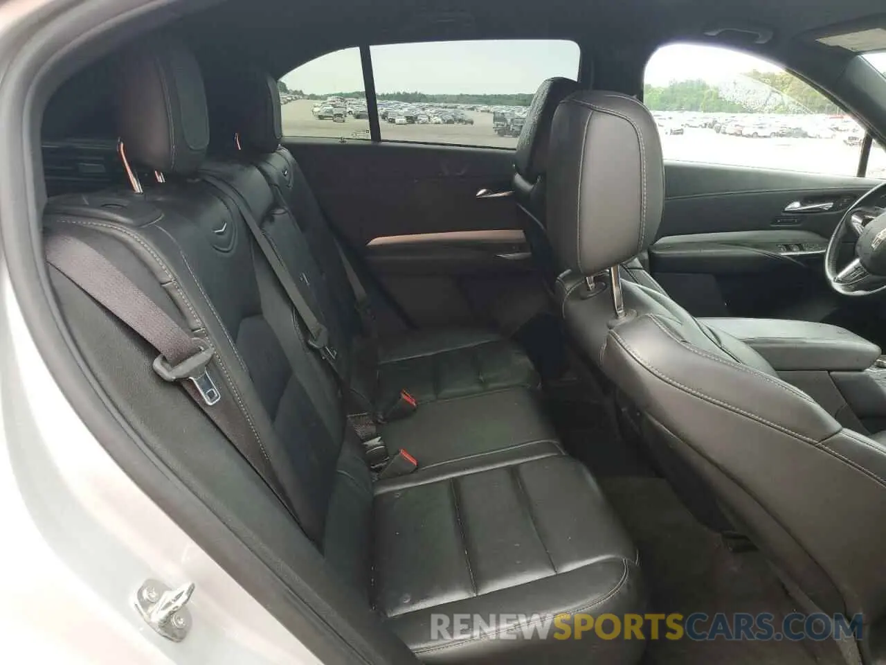 11 Photograph of a damaged car 1GYFZCR45LF027018 CADILLAC XT4 2020