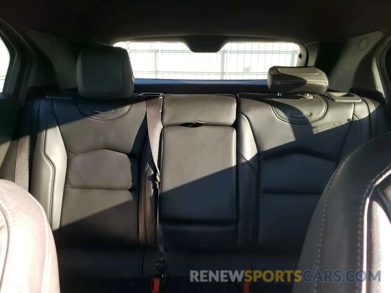 10 Photograph of a damaged car 1GYFZCR45LF078258 CADILLAC XT4 2020