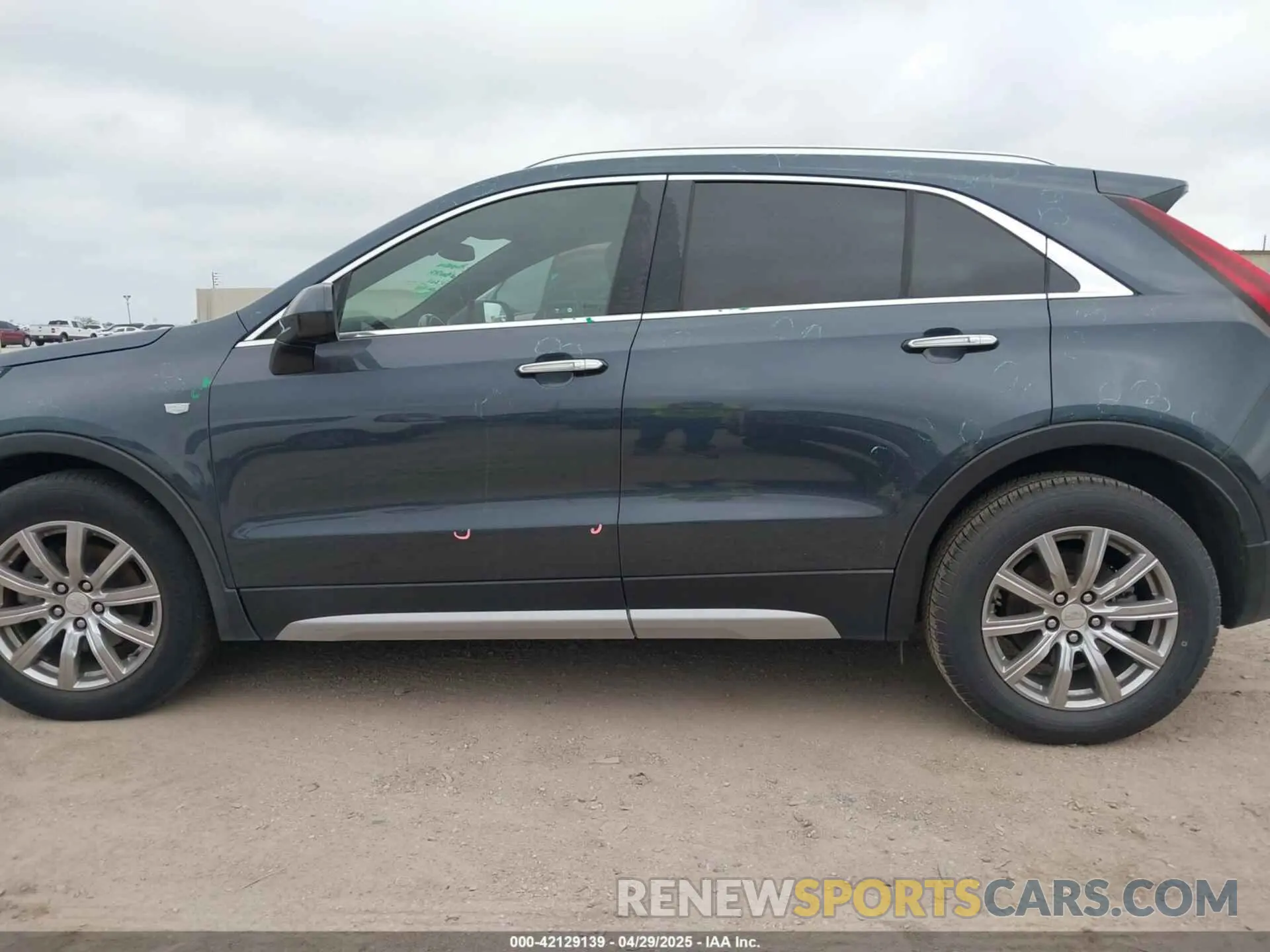 14 Photograph of a damaged car 1GYFZCR48LF068615 CADILLAC XT4 2020