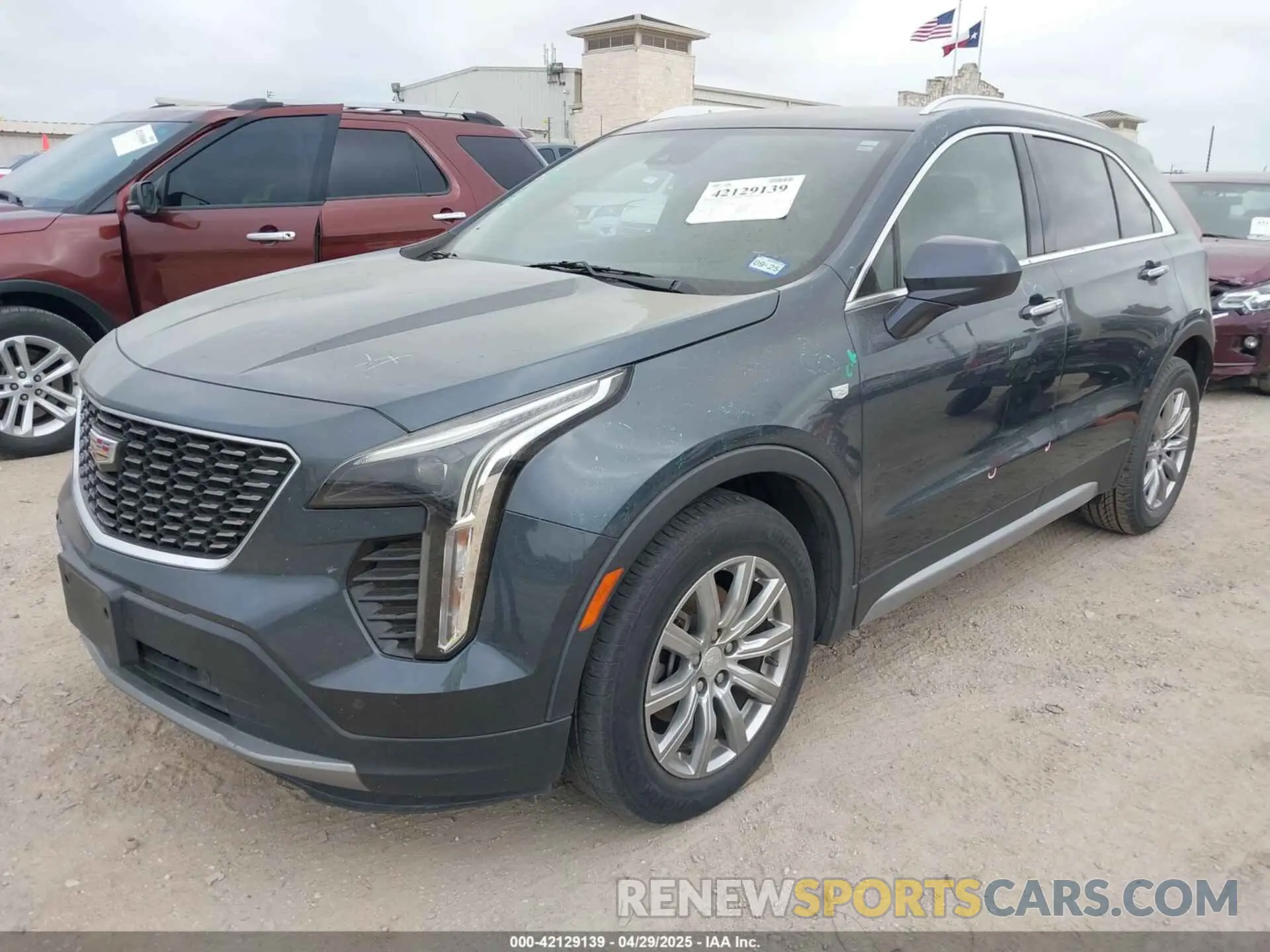 2 Photograph of a damaged car 1GYFZCR48LF068615 CADILLAC XT4 2020