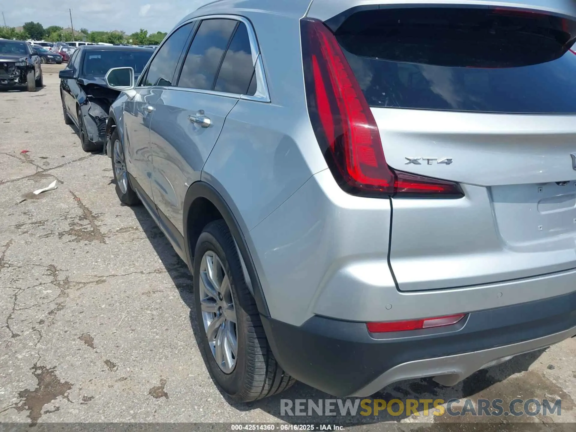 3 Photograph of a damaged car 1GYFZCR4XLF026740 CADILLAC XT4 2020