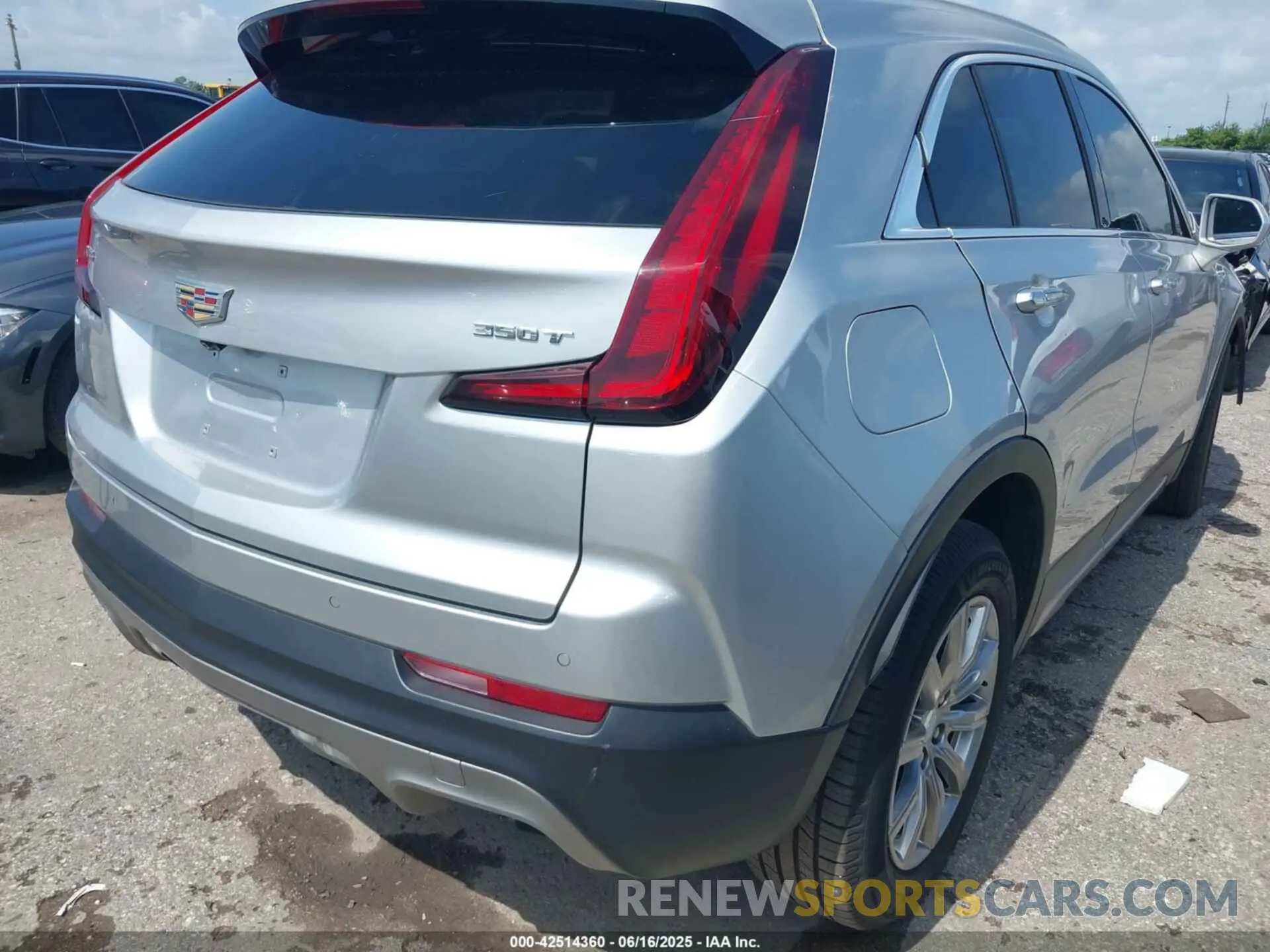 4 Photograph of a damaged car 1GYFZCR4XLF026740 CADILLAC XT4 2020