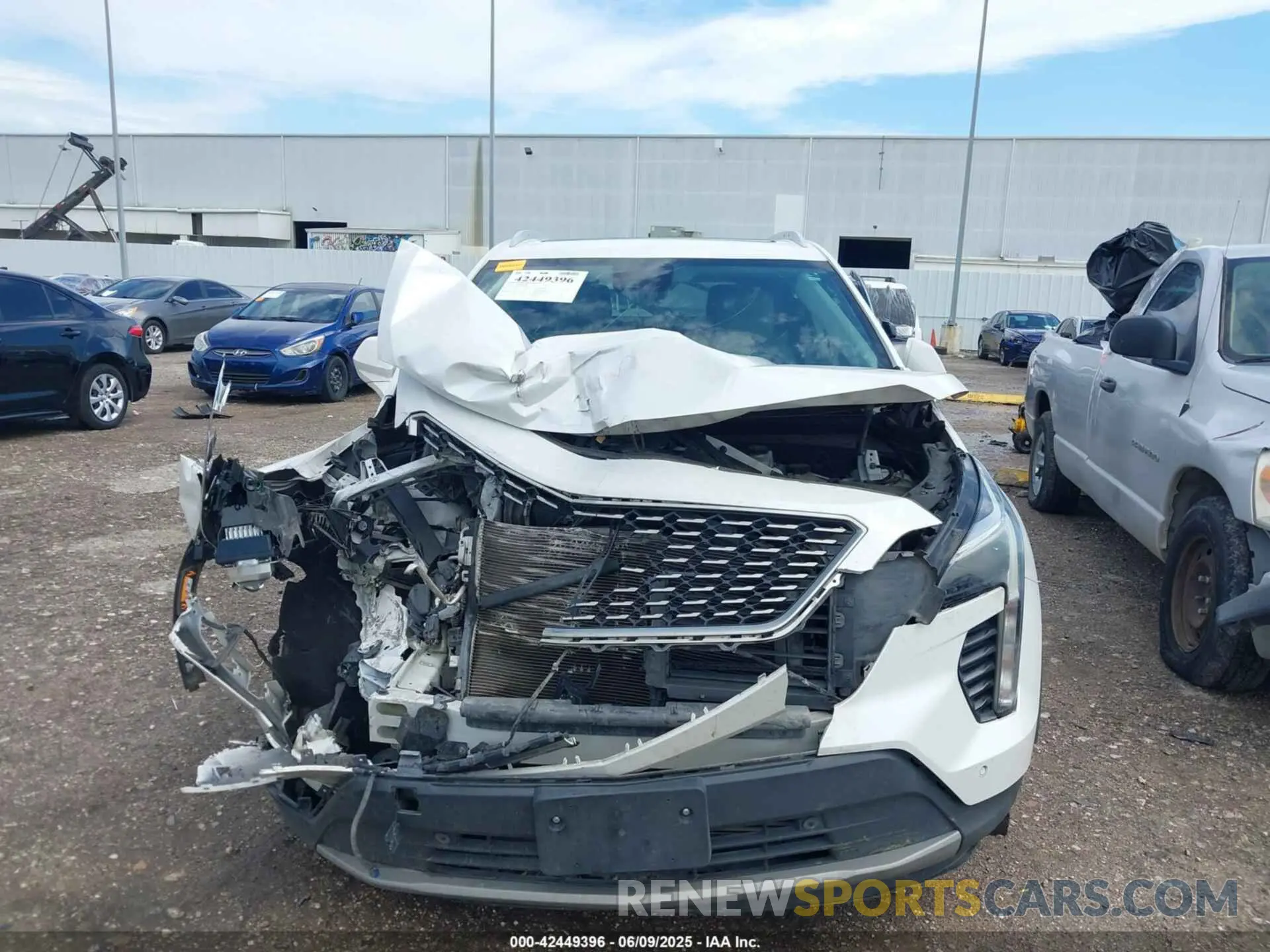 12 Photograph of a damaged car 1GYFZCR4XLF041500 CADILLAC XT4 2020