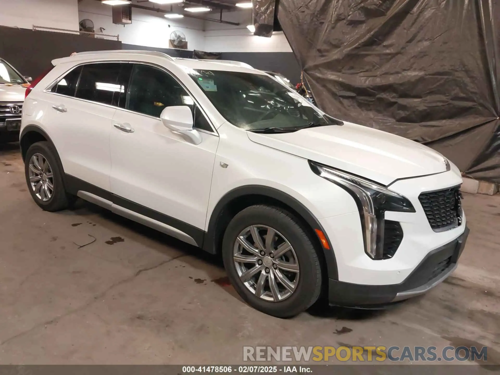 1 Photograph of a damaged car 1GYFZDR40LF146715 CADILLAC XT4 2020