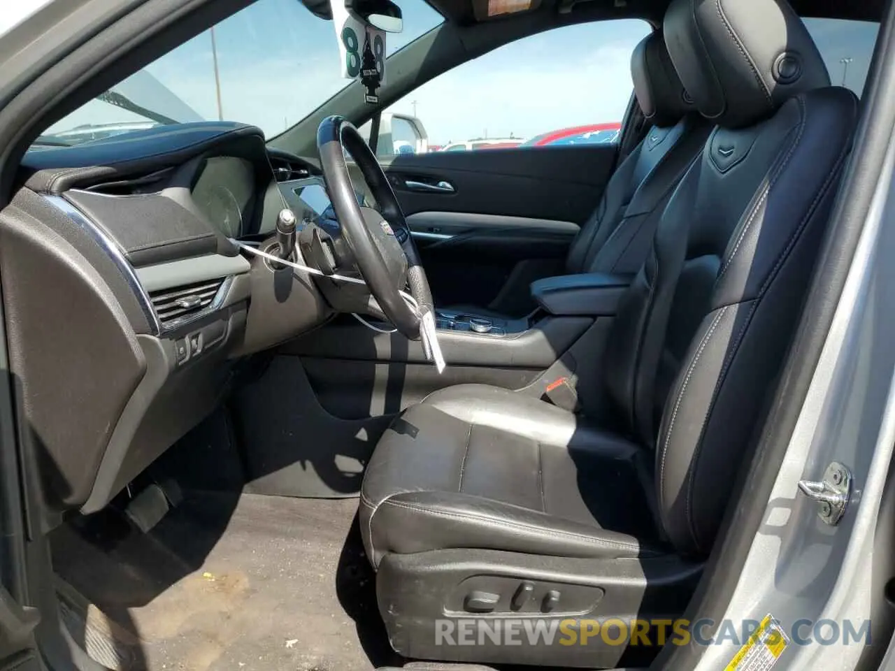 7 Photograph of a damaged car 1GYFZDR44LF026447 CADILLAC XT4 2020