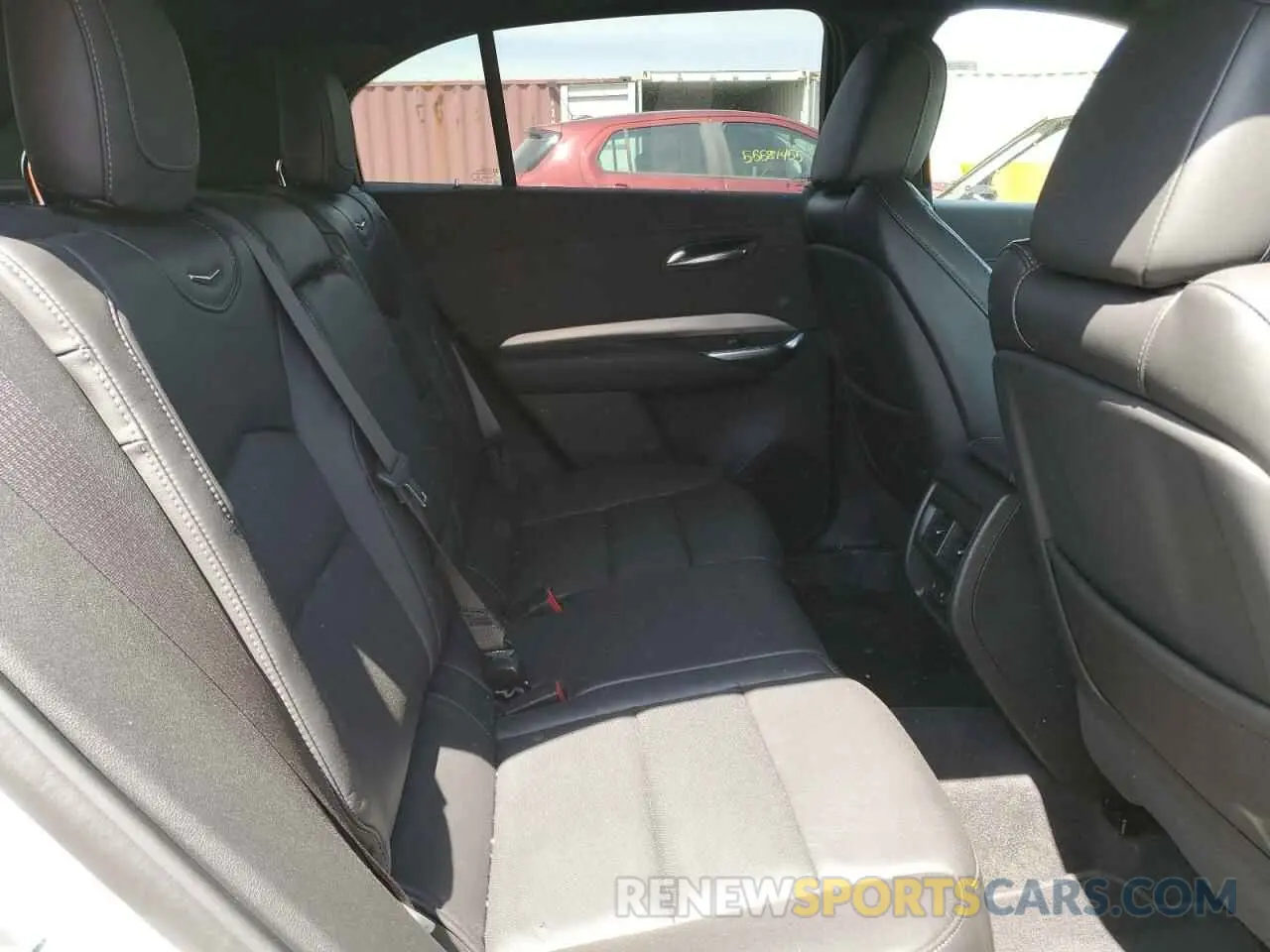 10 Photograph of a damaged car 1GYFZDR44LF143798 CADILLAC XT4 2020