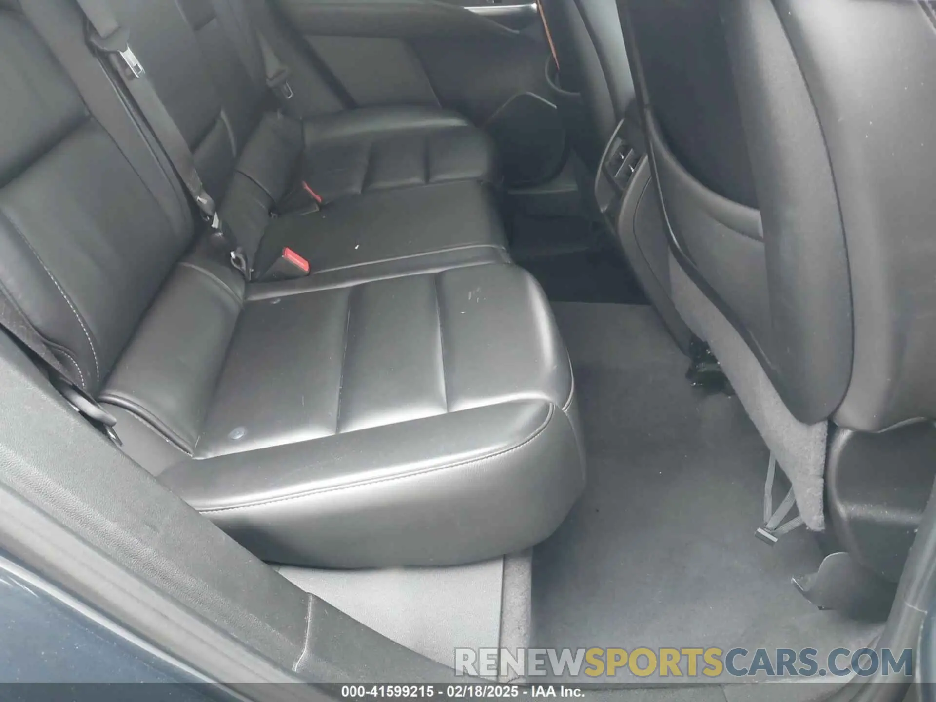 8 Photograph of a damaged car 1GYFZDR45LF062180 CADILLAC XT4 2020